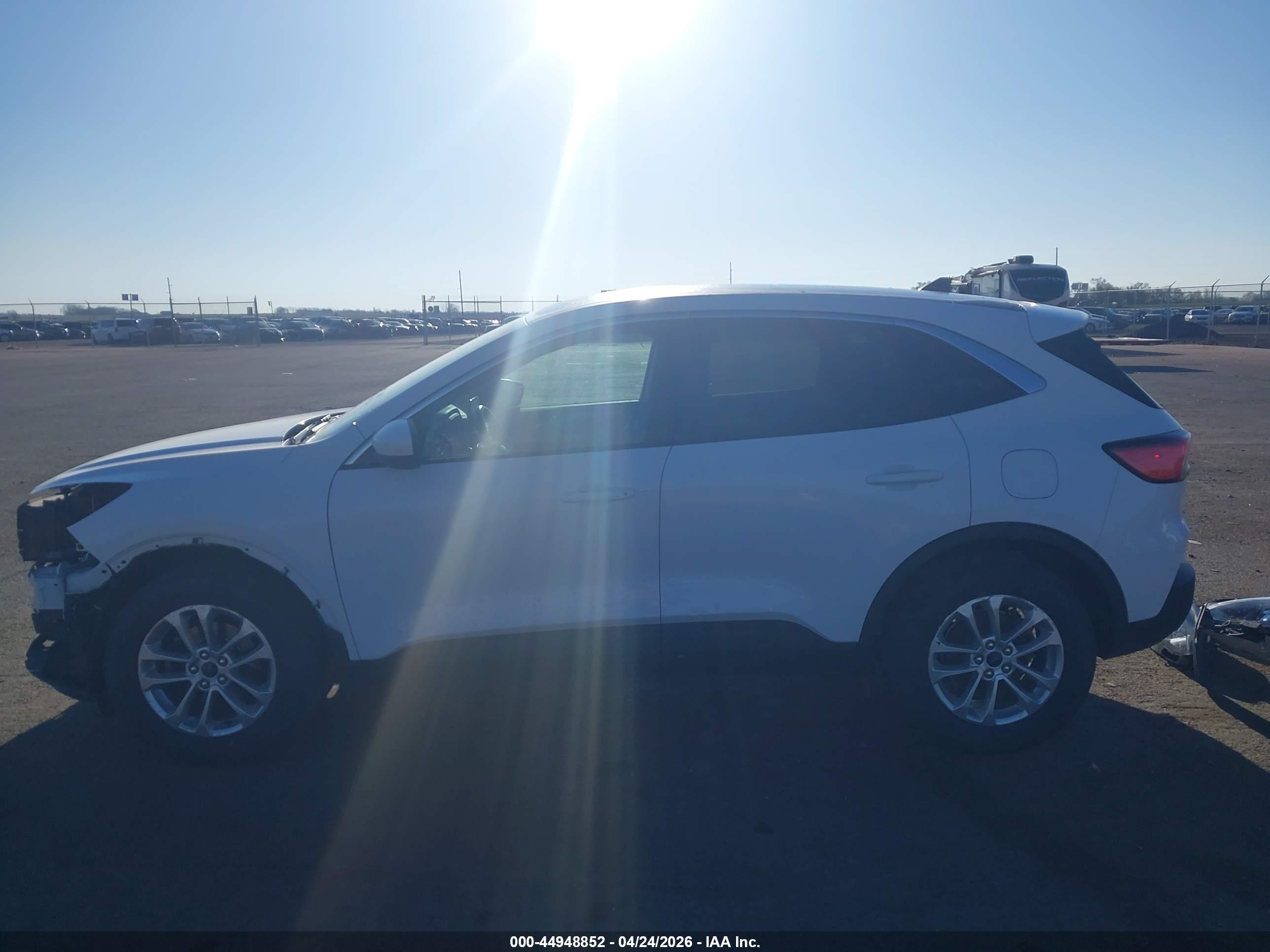 2021 Ford Escape Se White vin: 1FMCU9G6XMUB25226