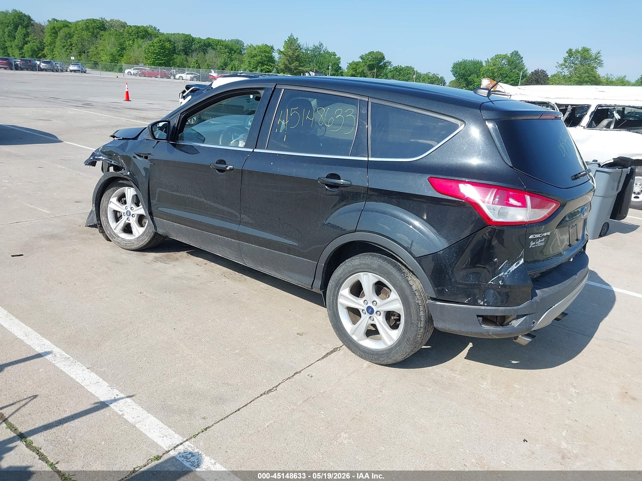 2015 Ford Escape Se Черный vin: 1FMCU9G90FUA09997