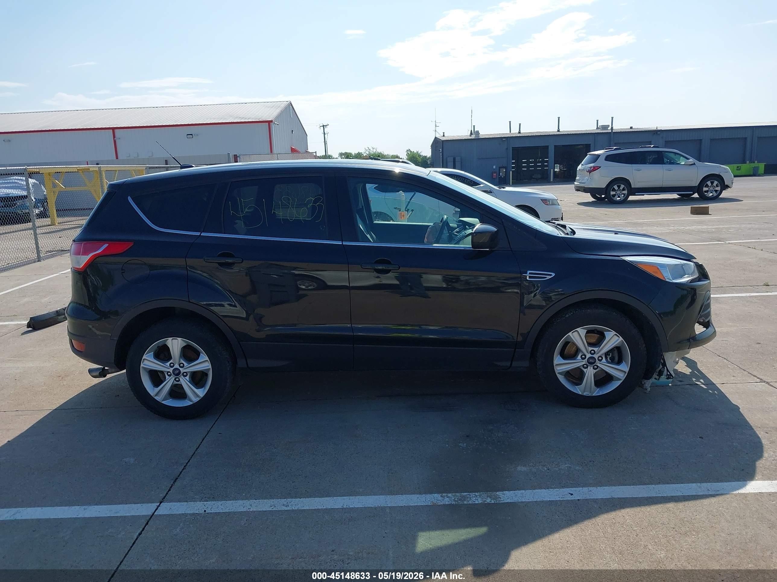 2015 Ford Escape Se Черный vin: 1FMCU9G90FUA09997