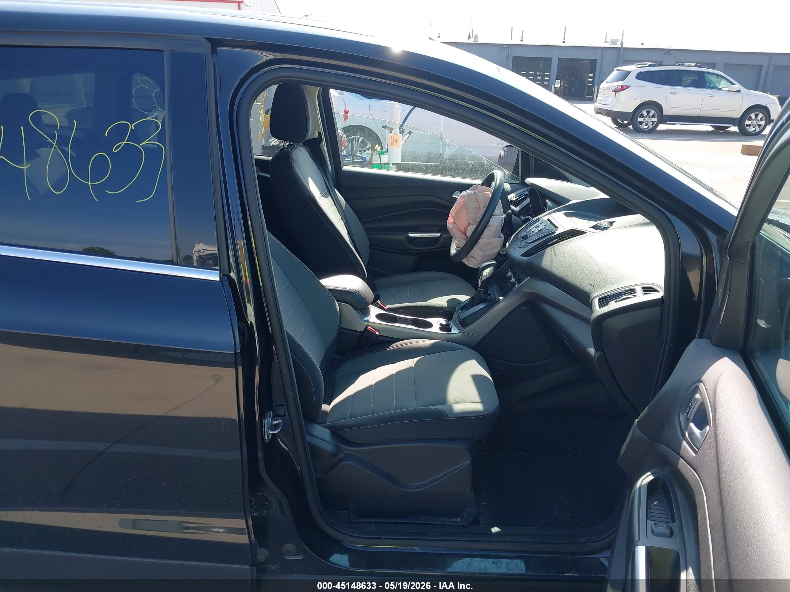 2015 Ford Escape Se Черный vin: 1FMCU9G90FUA09997