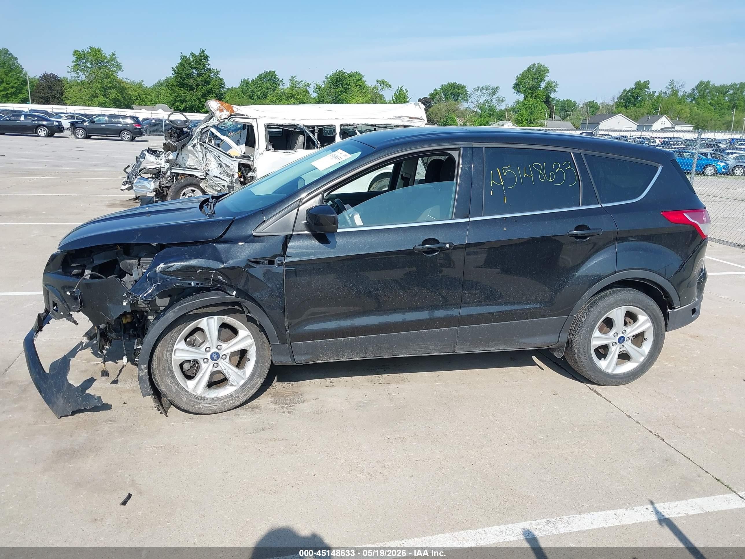 2015 Ford Escape Se Черный vin: 1FMCU9G90FUA09997