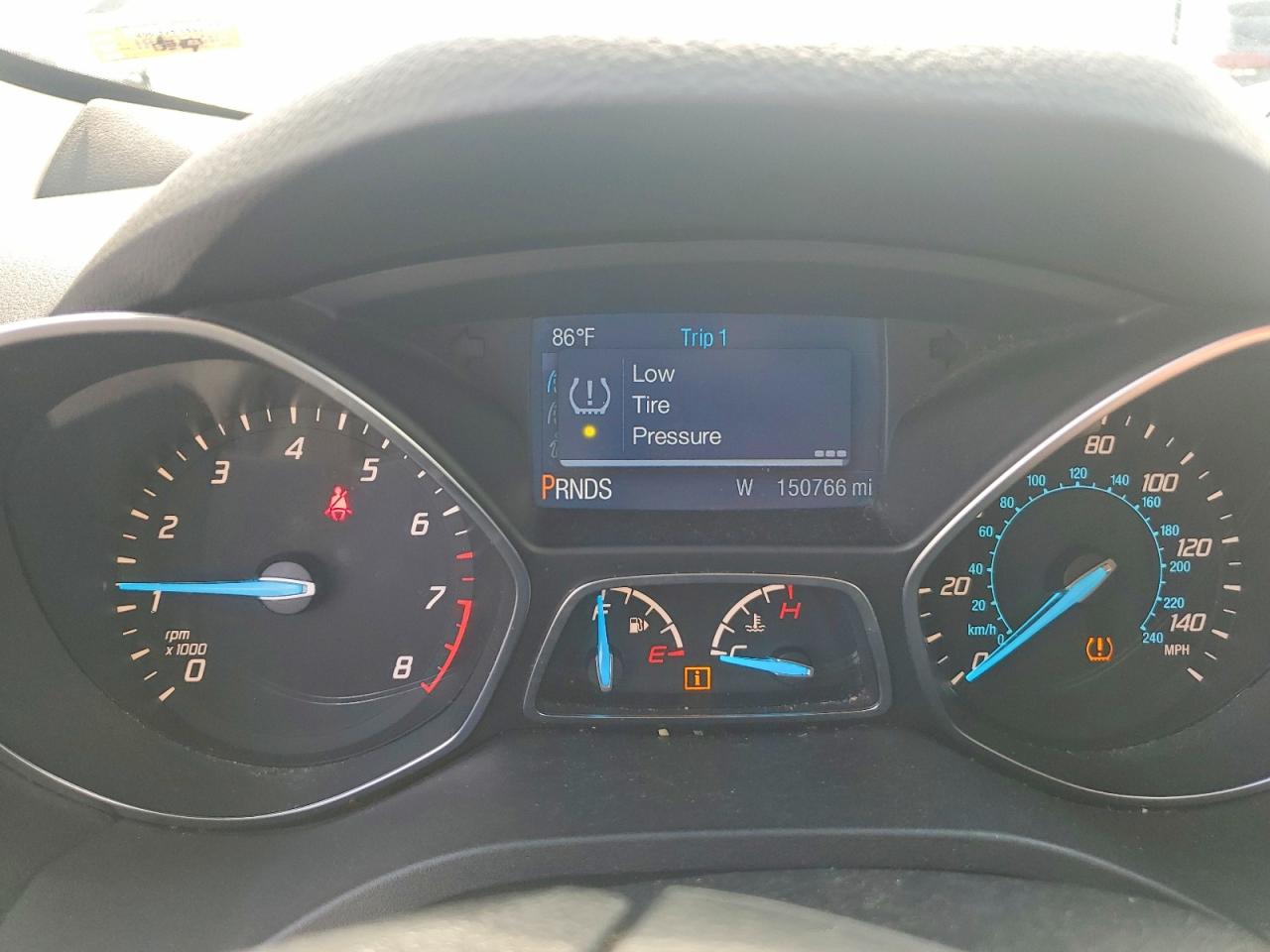 2015 Ford Escape 4d S White vin: 1FMCU9G91FUB06139