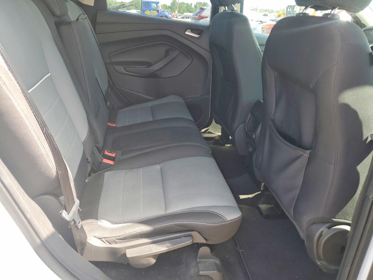 2015 Ford Escape 4d S White vin: 1FMCU9G91FUB06139
