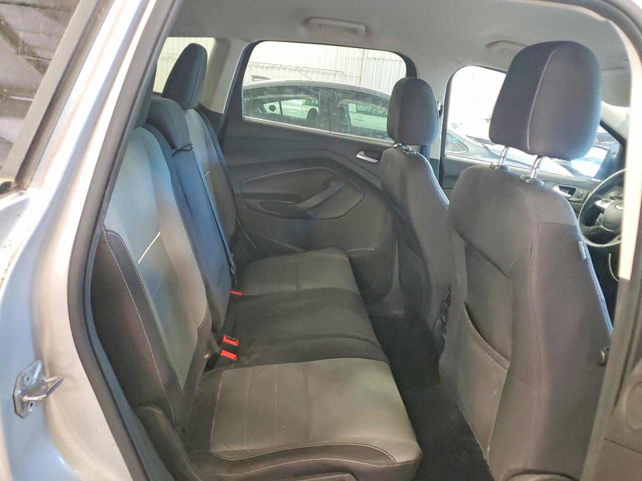 2015 Ford Escape Se Серебряный vin: 1FMCU9G91FUC66165