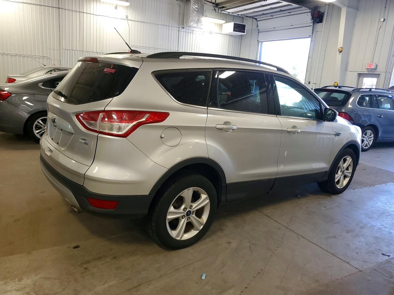 2015 Ford Escape Se Серебряный vin: 1FMCU9G91FUC66165