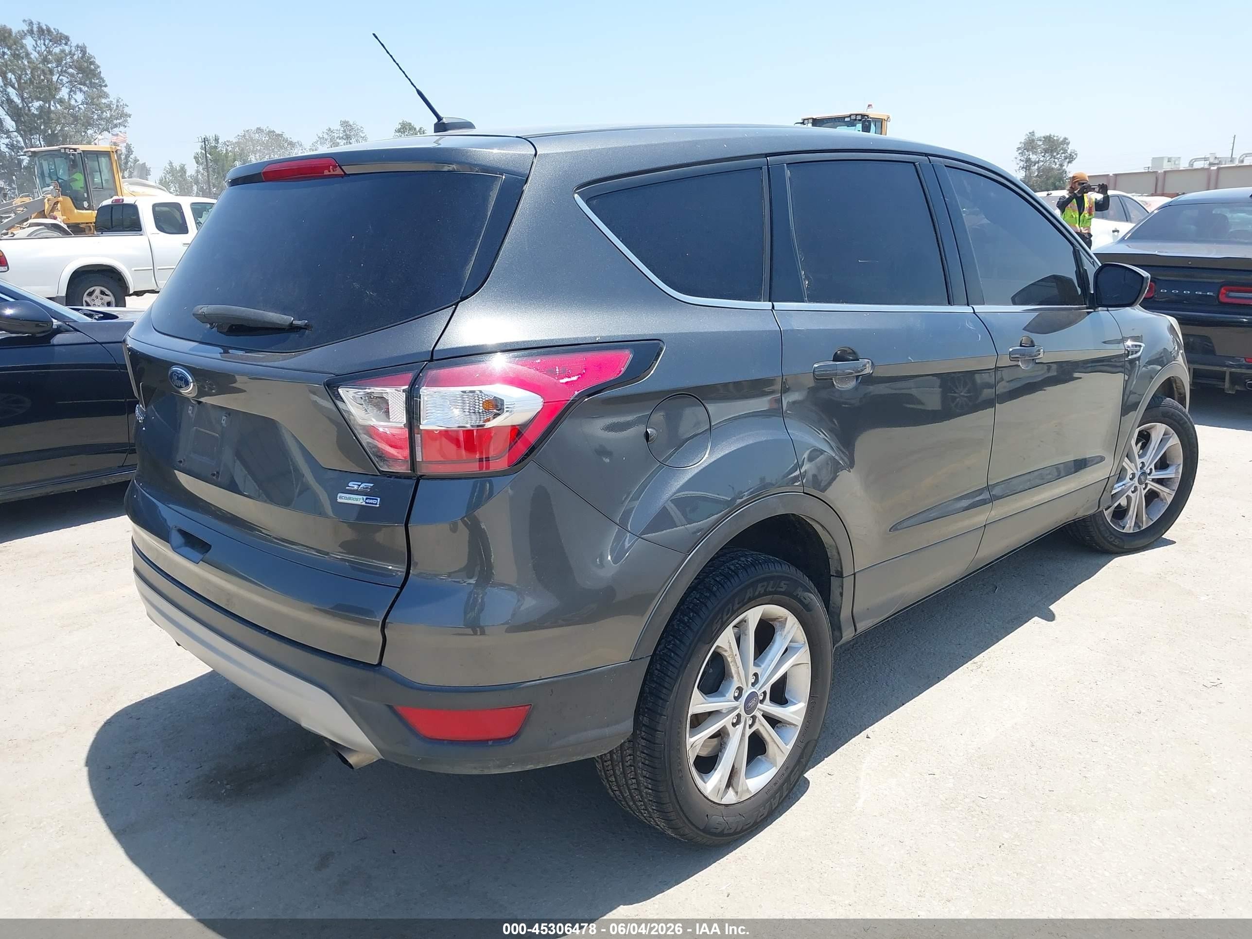 2017 Ford Escape Se Gray vin: 1FMCU9G91HUD44933