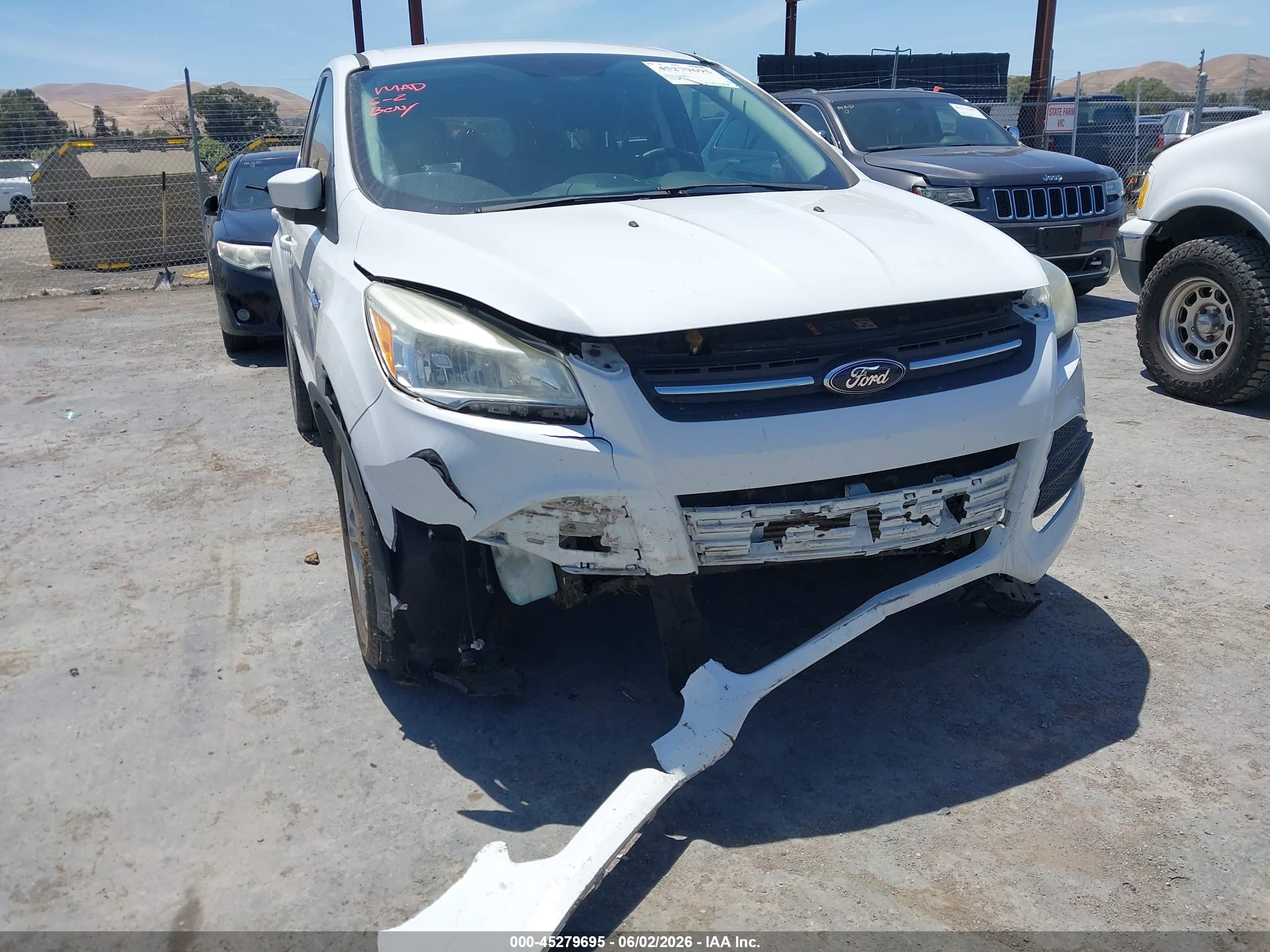 2013 Ford Escape Se Белый vin: 1FMCU9G92DUB70882