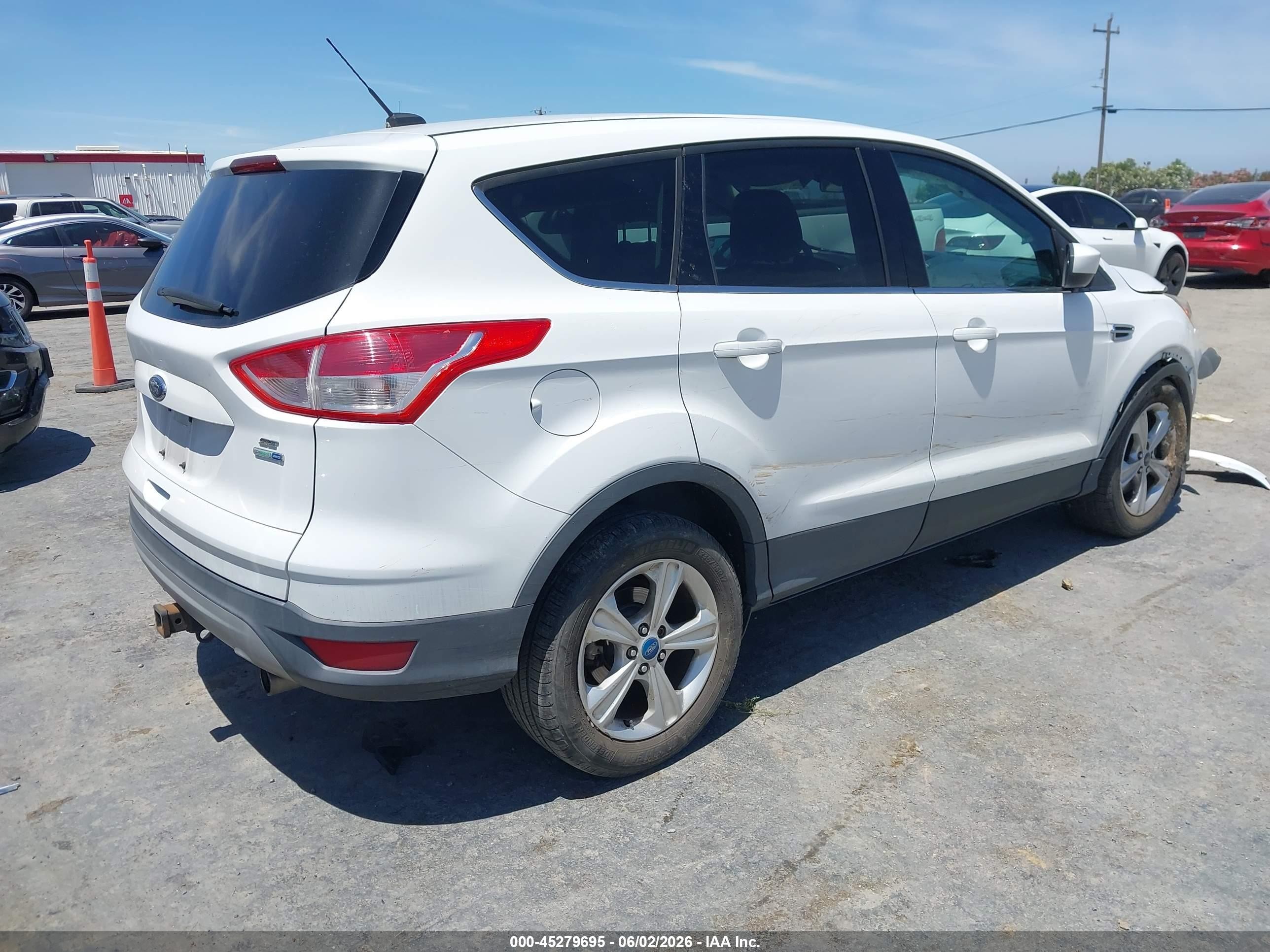 2013 Ford Escape Se Белый vin: 1FMCU9G92DUB70882