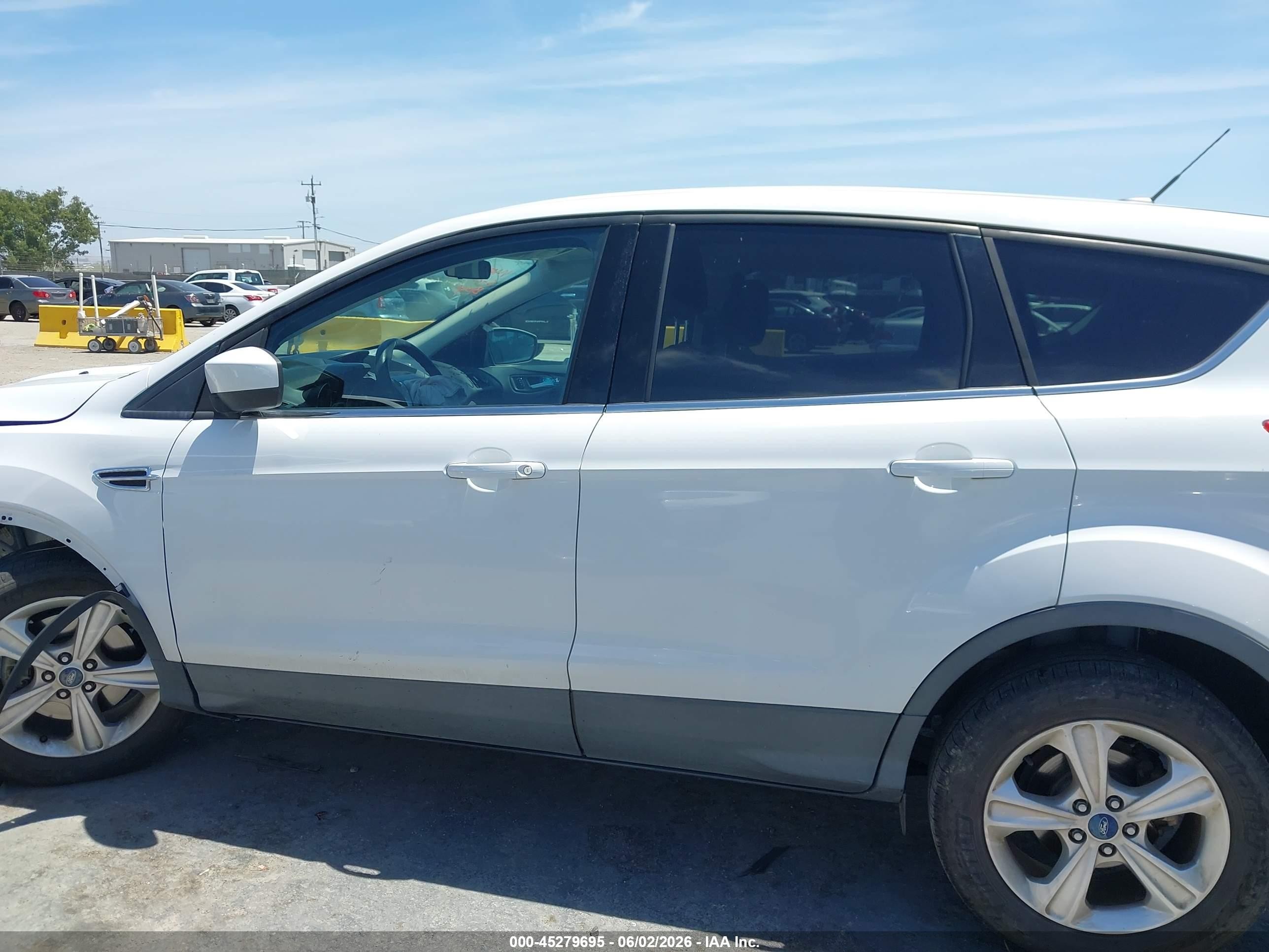 2013 Ford Escape Se Белый vin: 1FMCU9G92DUB70882