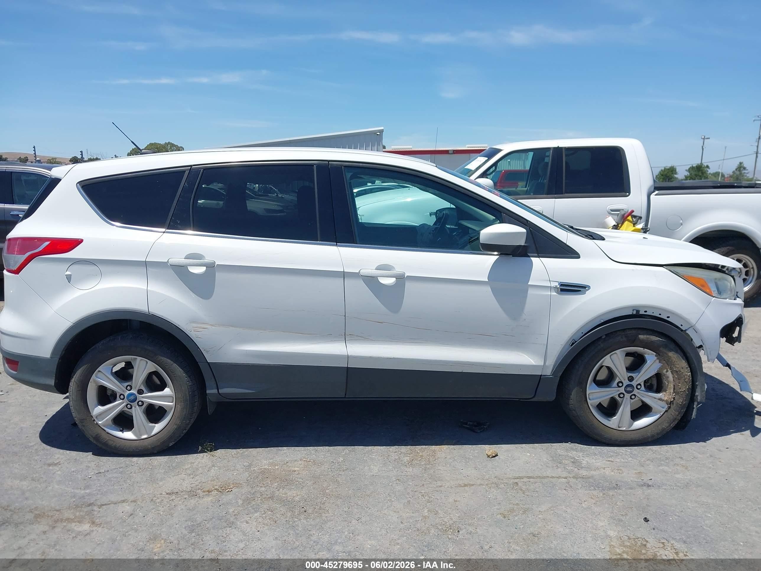 2013 Ford Escape Se Белый vin: 1FMCU9G92DUB70882