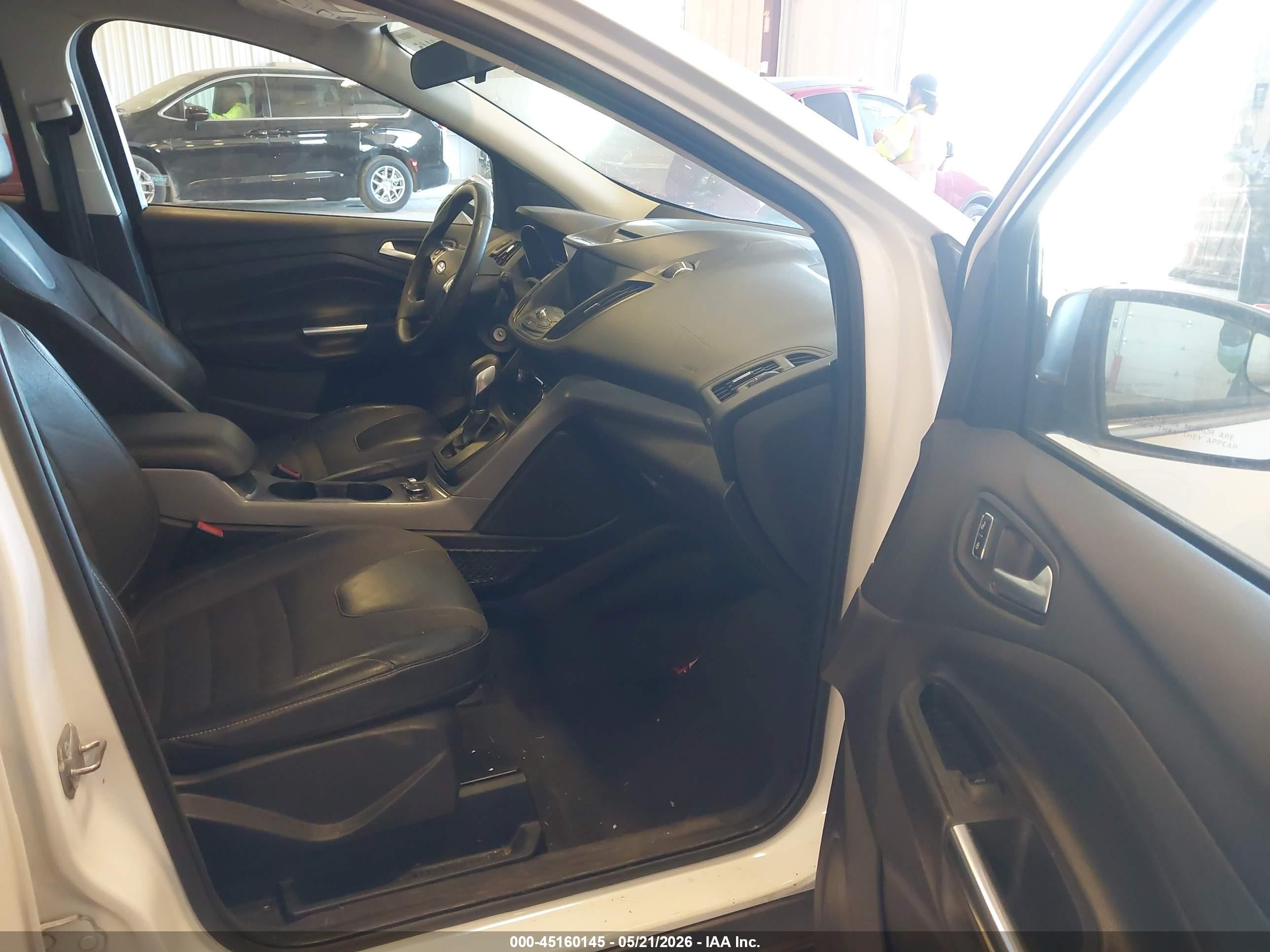 2015 Ford Escape Se Белый vin: 1FMCU9G92FUB83733