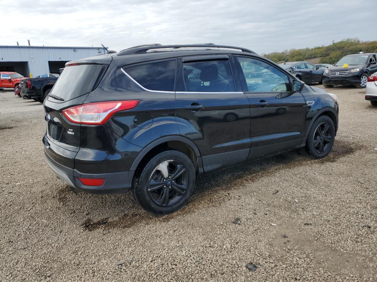 2015 Ford Escape Se Черный vin: 1FMCU9G93FUC18926