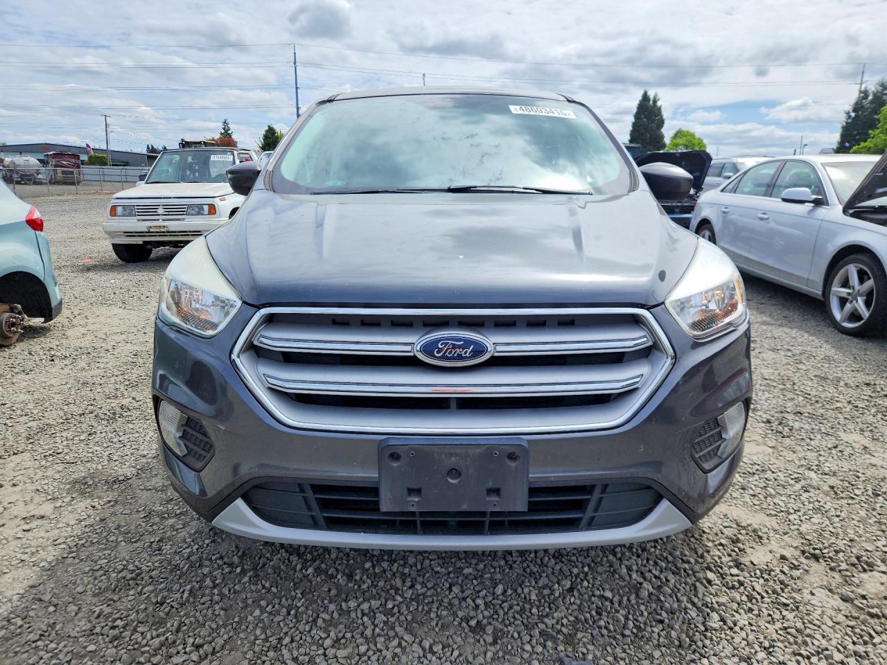 2017 Ford Escape Se Серый vin: 1FMCU9G93HUC88185
