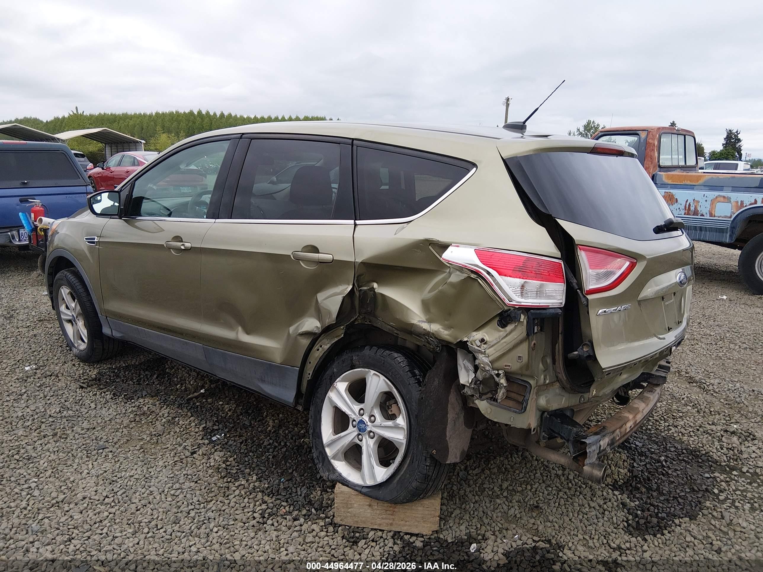 2013 Ford Escape Se Зеленый vin: 1FMCU9G94DUA17887