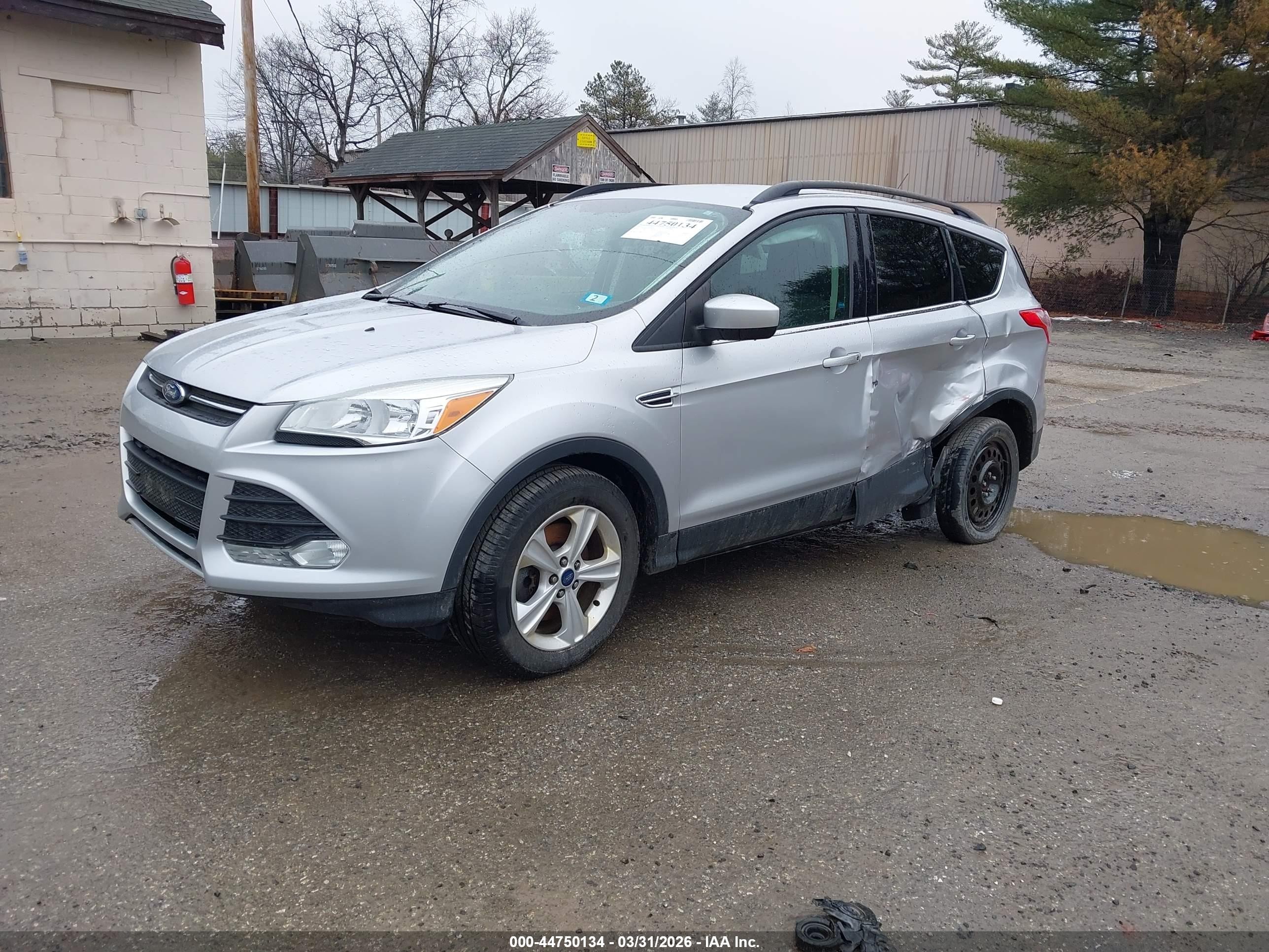 2015 Ford Escape Se Серебряный vin: 1FMCU9G94FUB34887