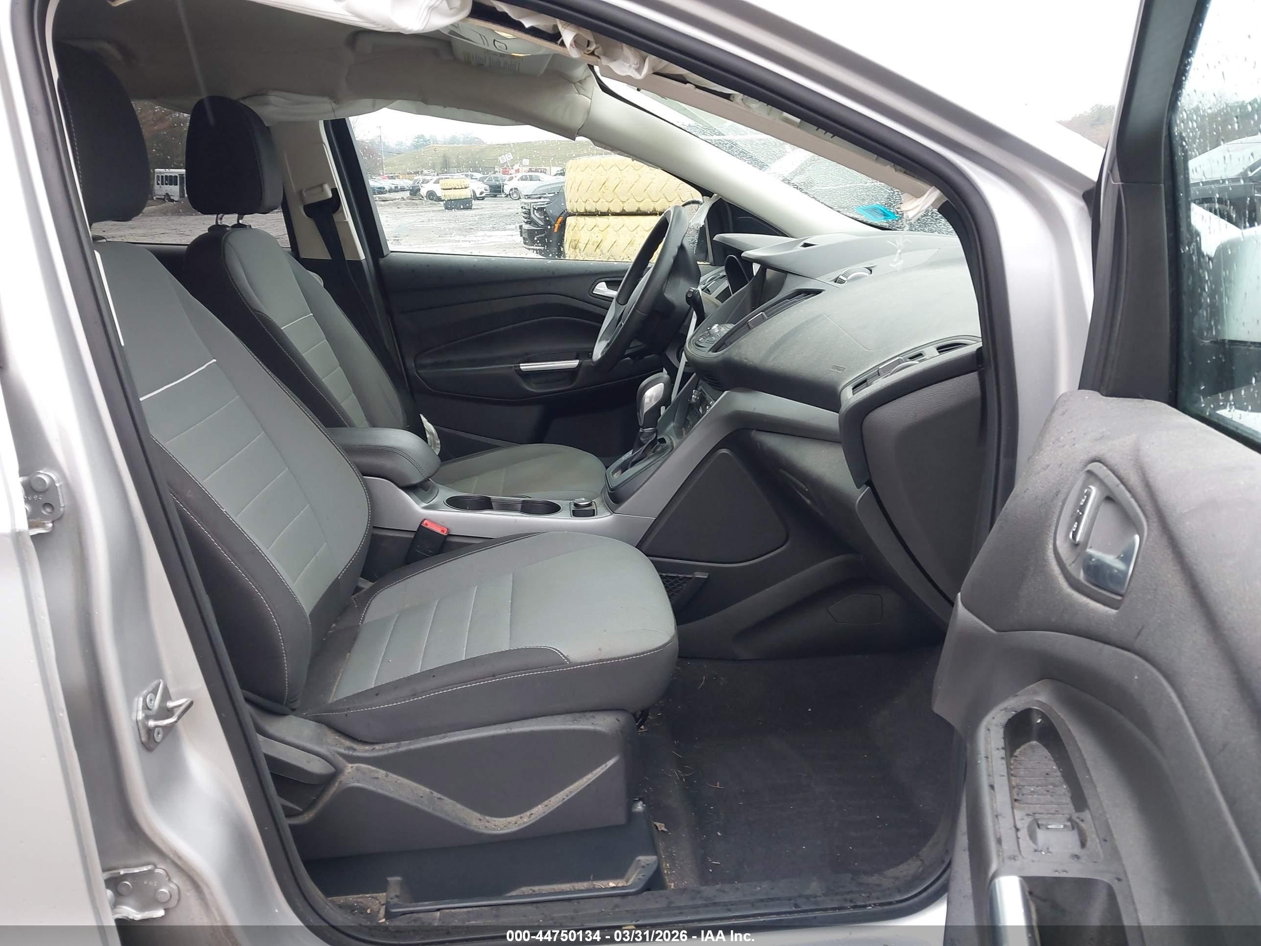 2015 Ford Escape Se Серебряный vin: 1FMCU9G94FUB34887