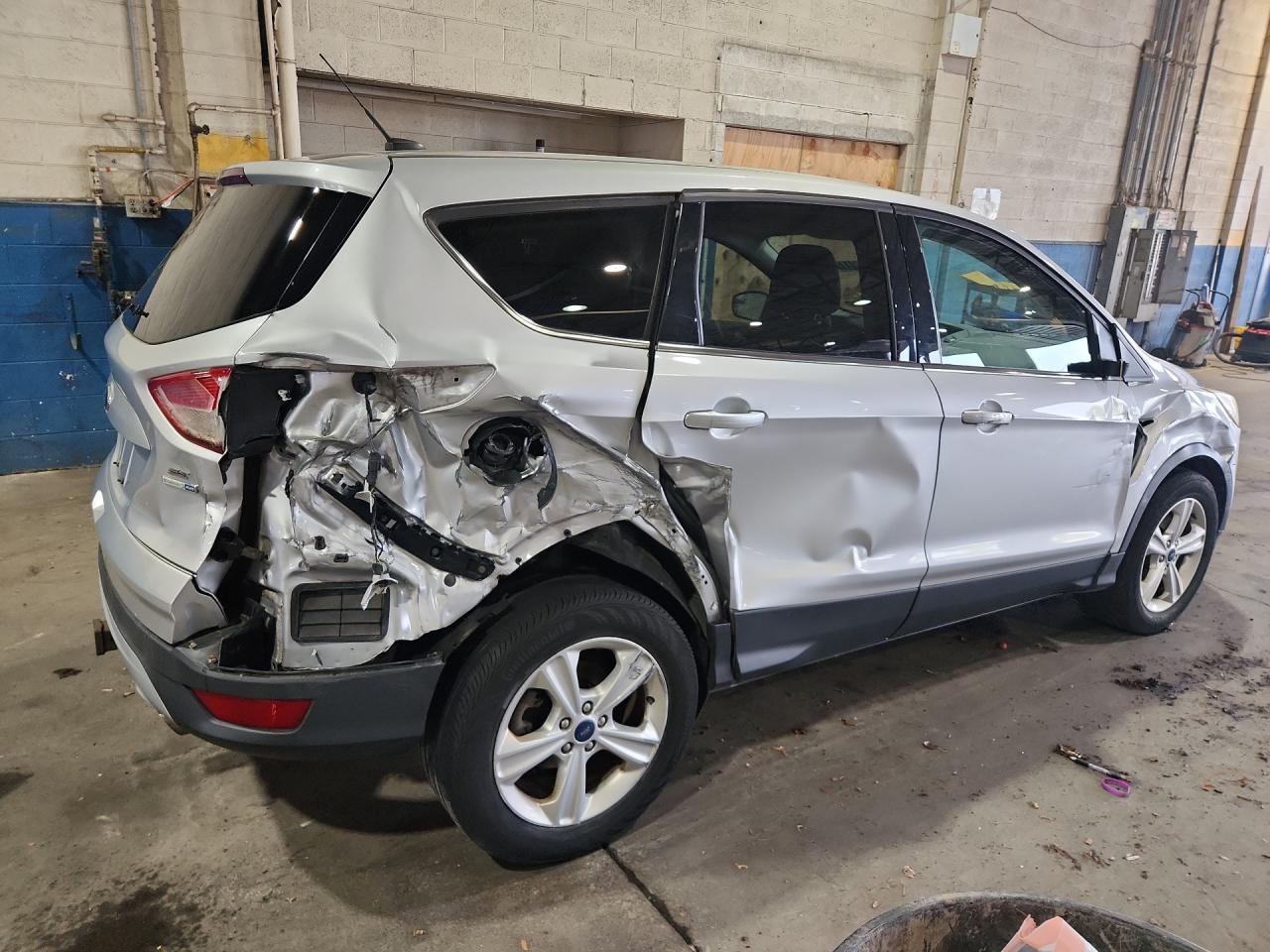 2015 Ford Escape Se Silver vin: 1FMCU9G94FUB91994 Damage: Right Tail Light, Broken, Replacement Required