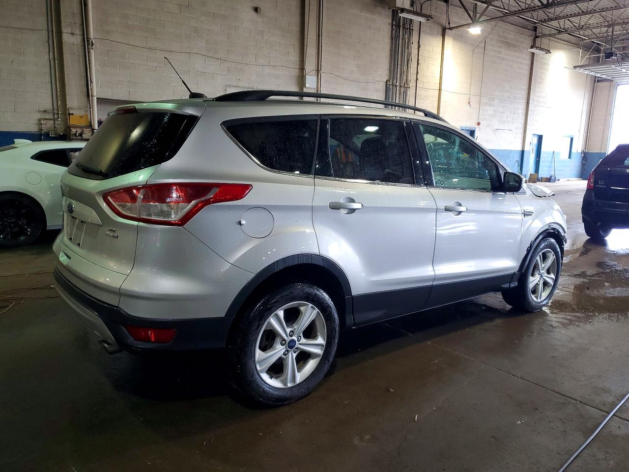 2015 Ford Escape Se Серебряный vin: 1FMCU9G94FUC70002