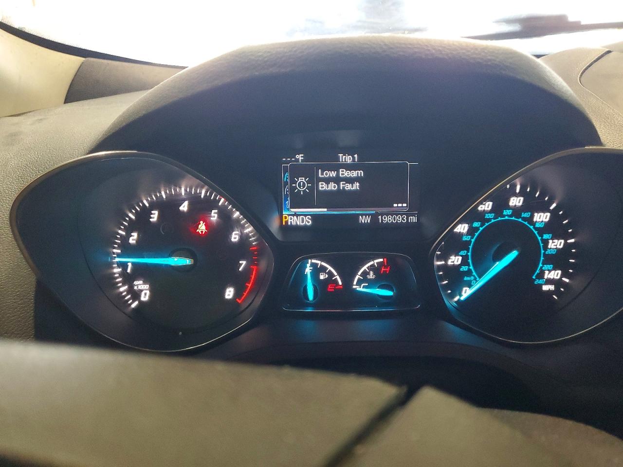 2015 Ford Escape Se Серебряный vin: 1FMCU9G94FUC70002