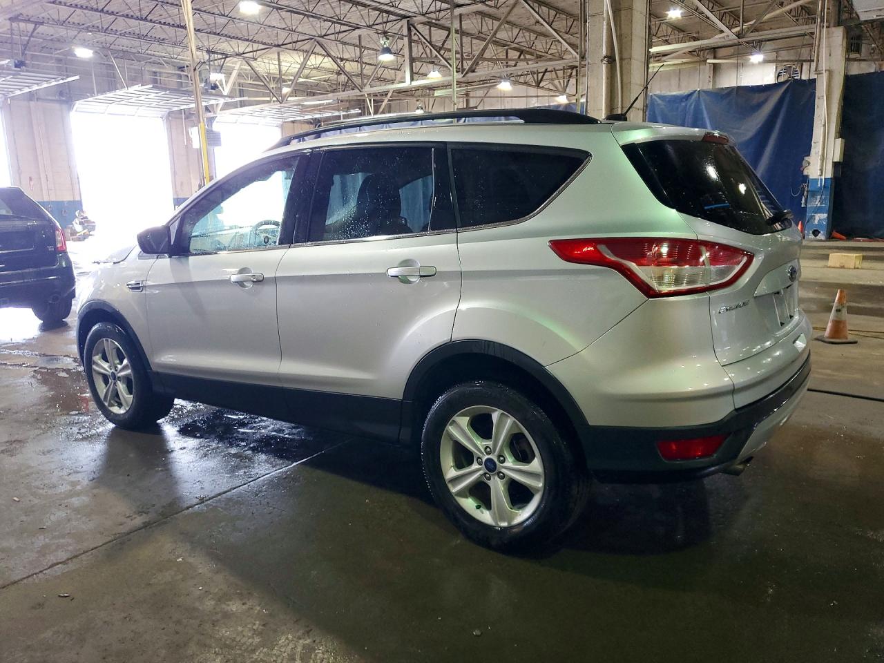 2015 Ford Escape Se Серебряный vin: 1FMCU9G94FUC70002