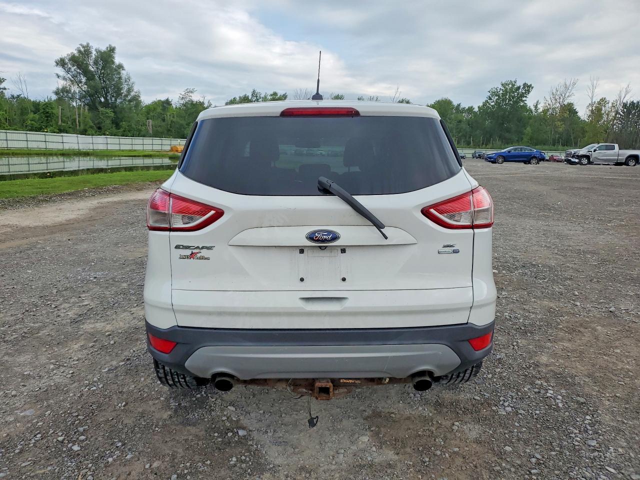 2015 Ford Escape Se White vin: 1FMCU9G95FUA11454