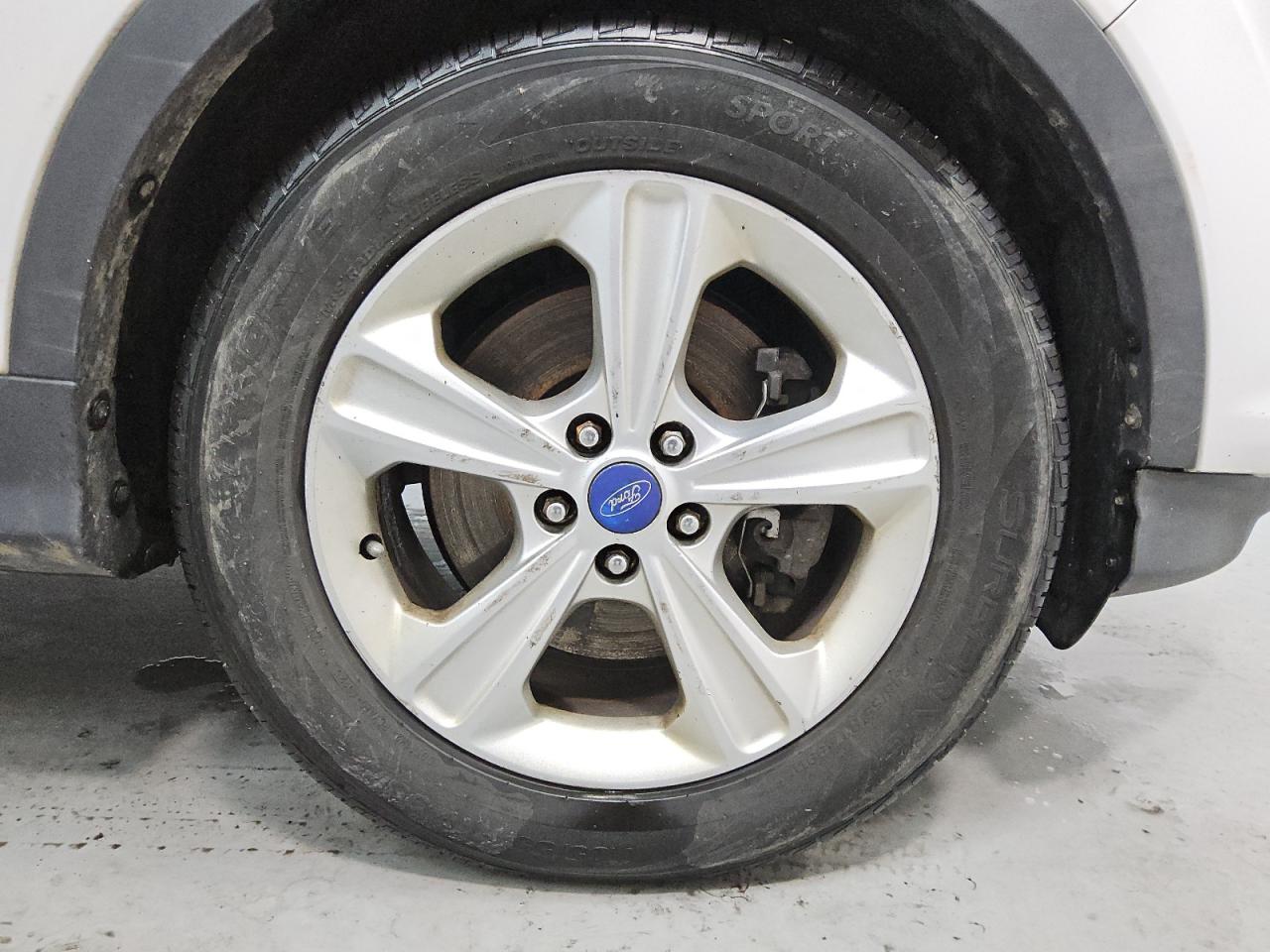 2013 Ford Escape Se White vin: 1FMCU9G96DUC90524 Damage: Right Front Wheel, Curb Rash, 3 To 4 Inches