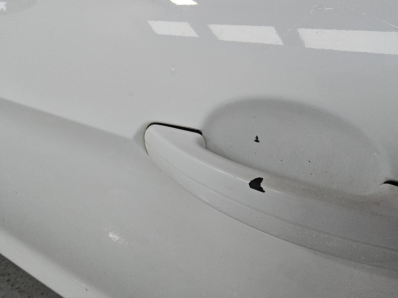 2013 Ford Escape Se White vin: 1FMCU9G96DUC90524 Damage: Left Front Door, Heavy Scratch, 1/8 To 1/2 Inch