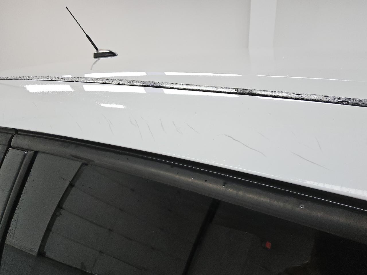 2013 Ford Escape Se White vin: 1FMCU9G96DUC90524 Damage: Right Drip Rail, Heavy Scratch, 9 To 10 Inches