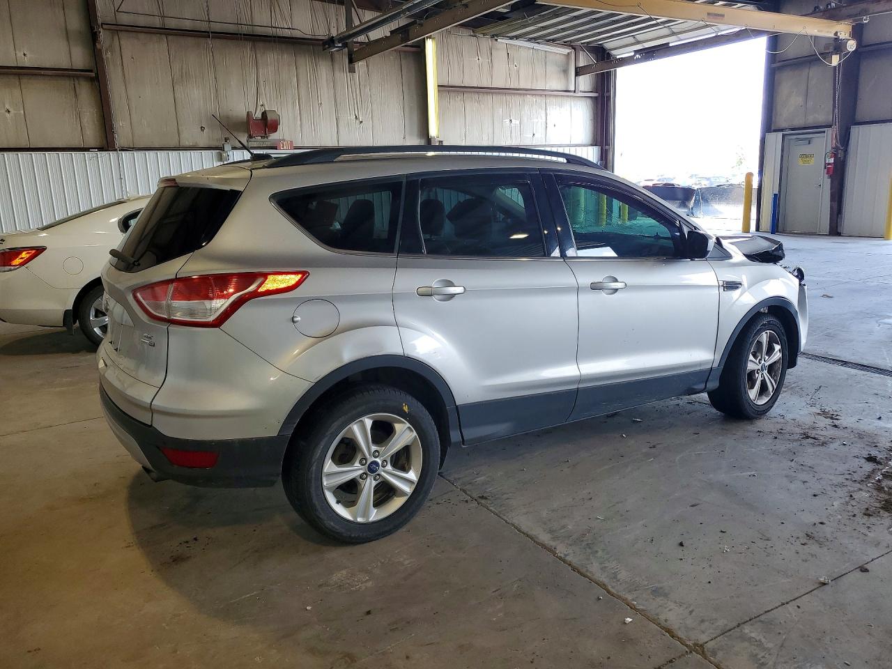 2015 Ford Escape Se Серебряный vin: 1FMCU9G96FUC82796