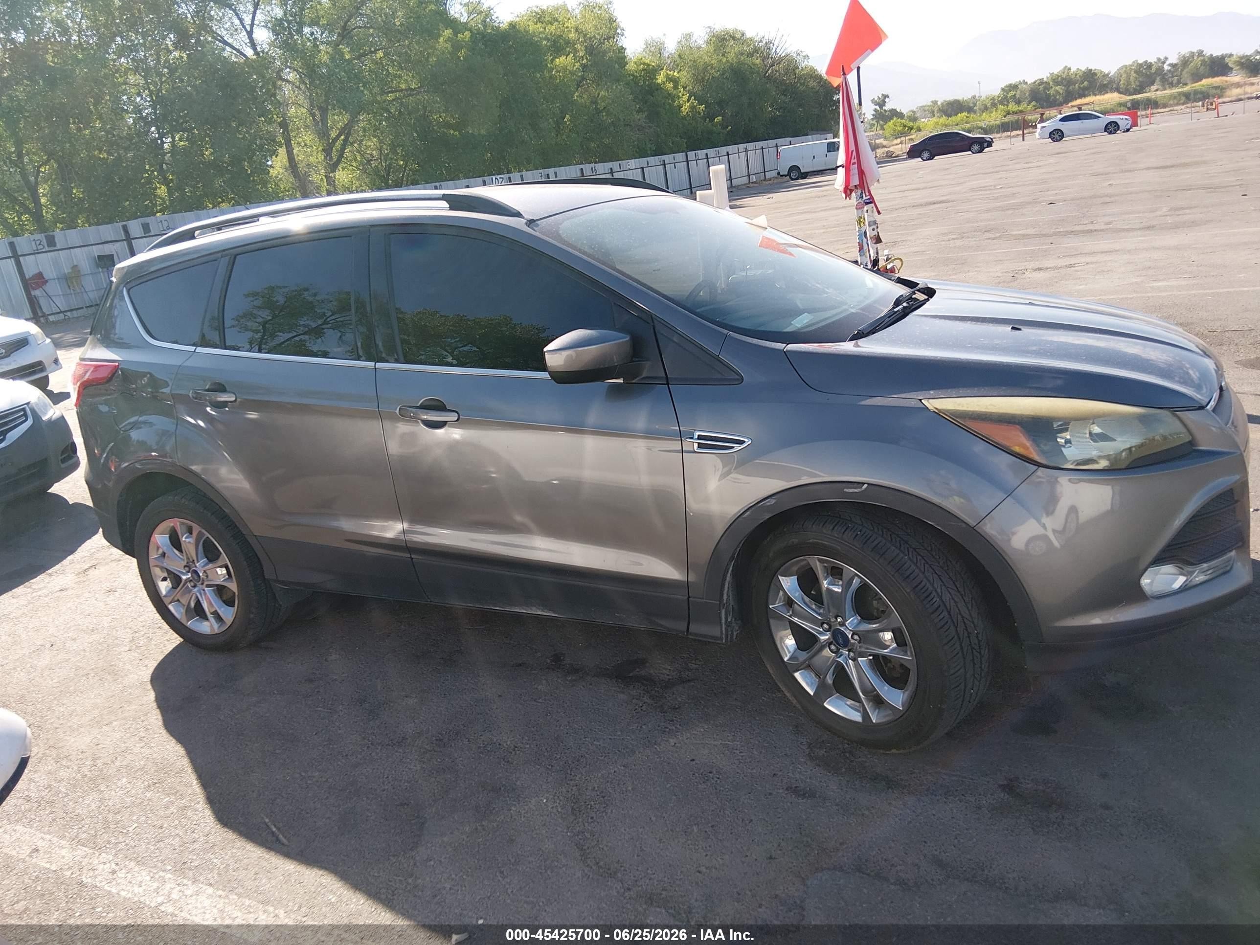 2014 Ford Escape Se Gray vin: 1FMCU9G97EUE40111