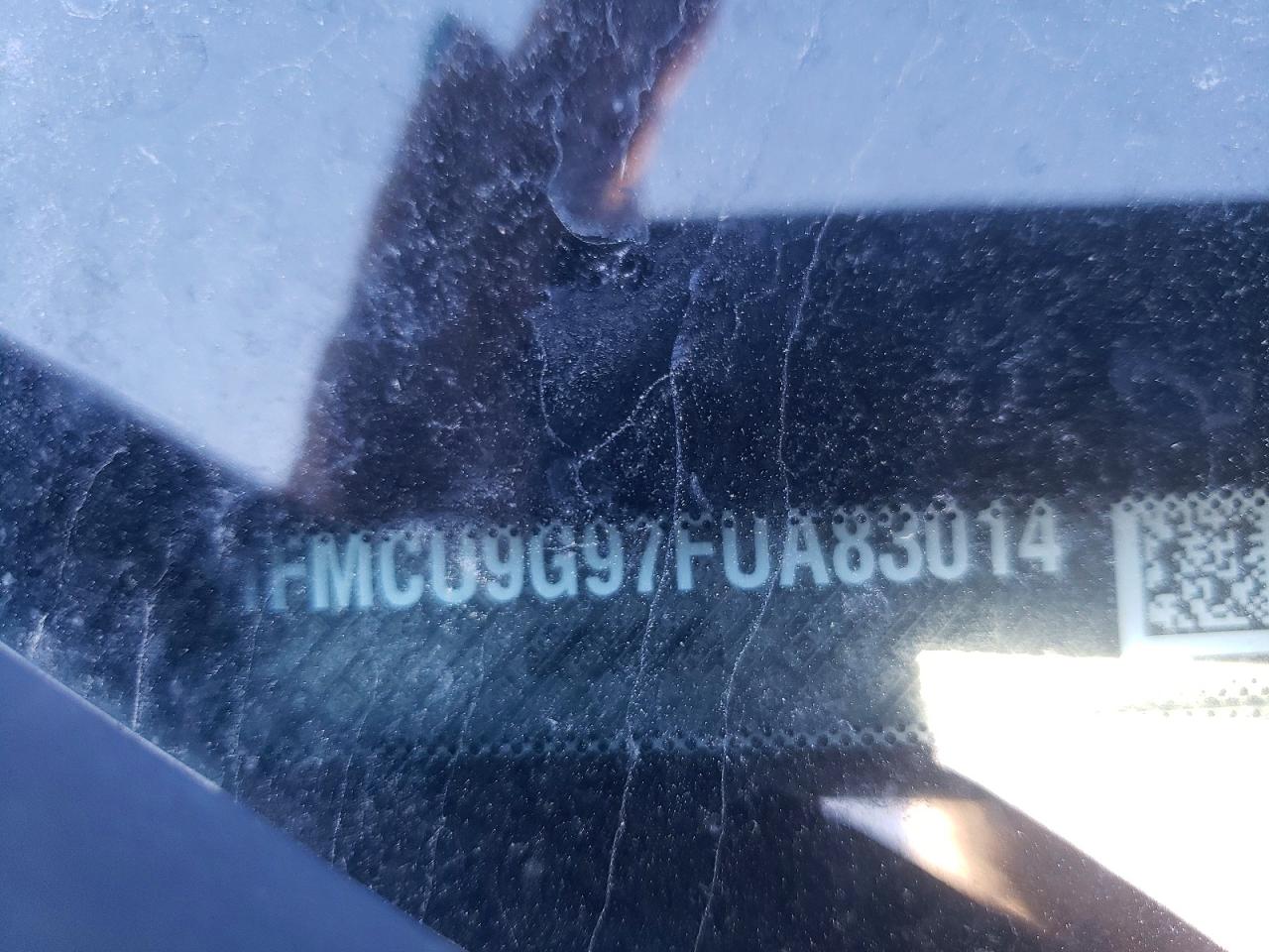 2015 Ford Escape Серебряный vin: 1FMCU9G97FUA83014