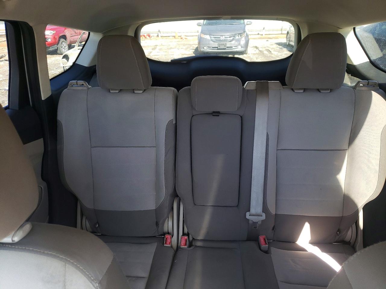 2015 Ford Escape Серебряный vin: 1FMCU9G97FUA83014
