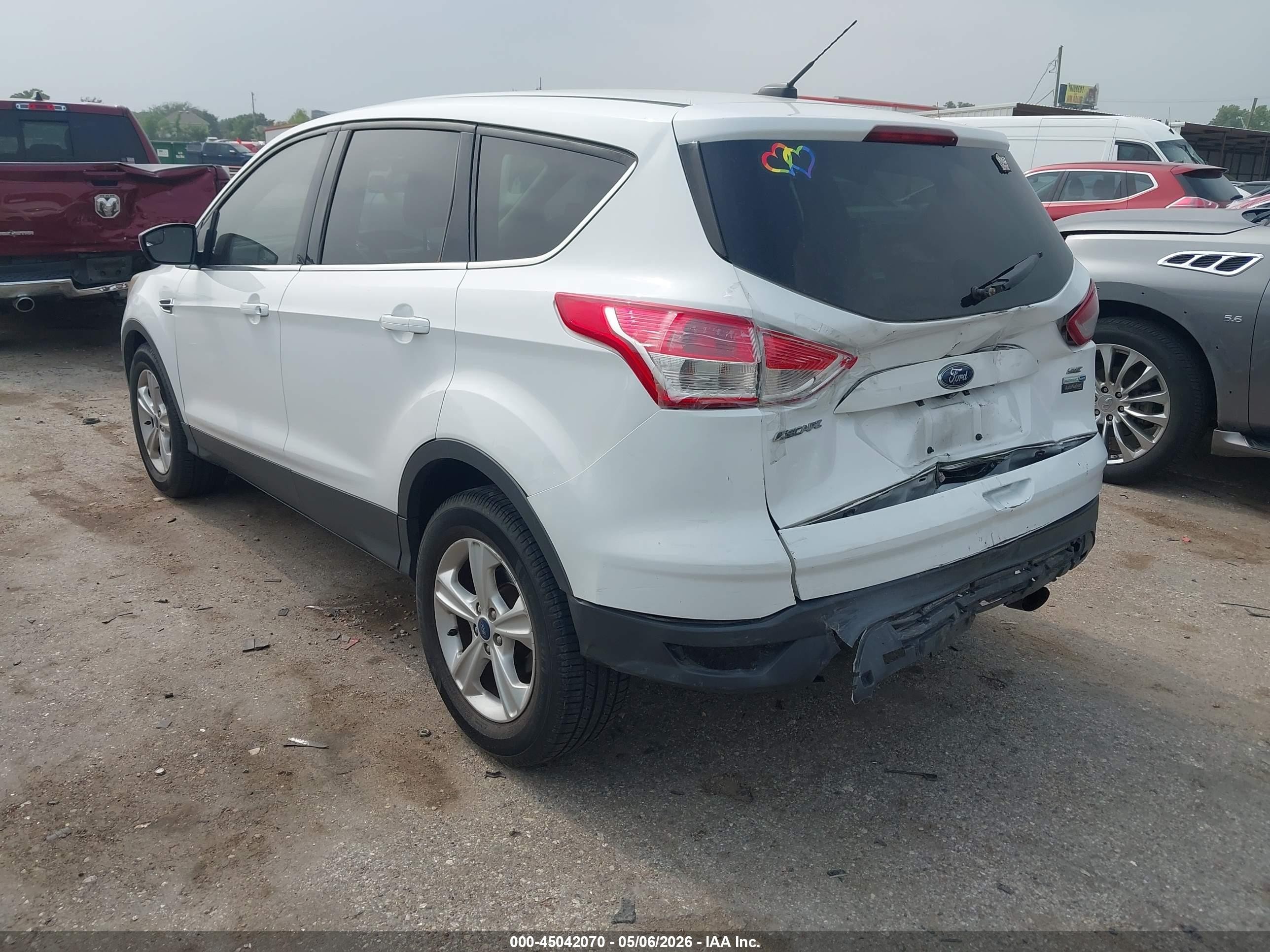 2015 Ford Escape Se Белый vin: 1FMCU9G98FUA19788