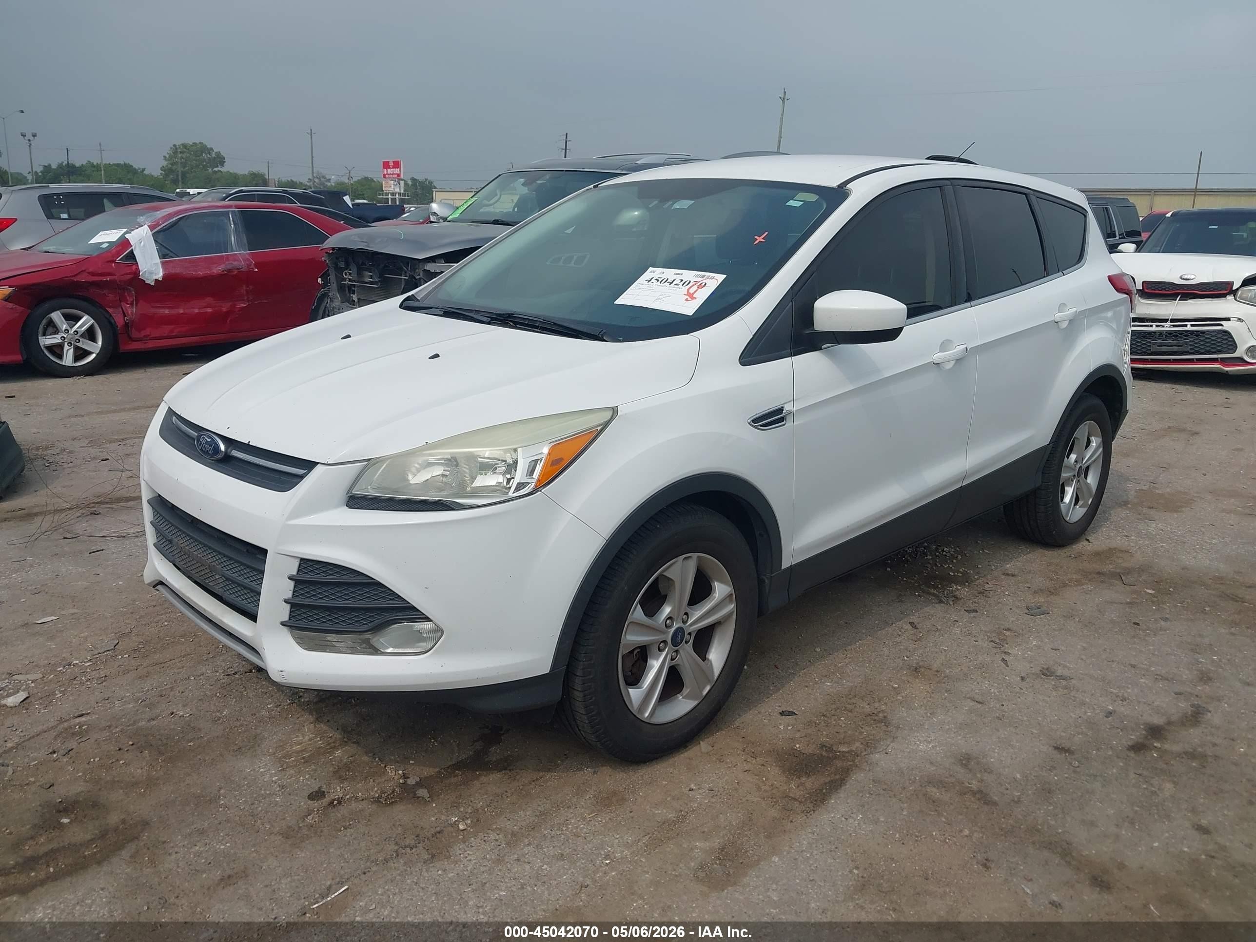 2015 Ford Escape Se Белый vin: 1FMCU9G98FUA19788