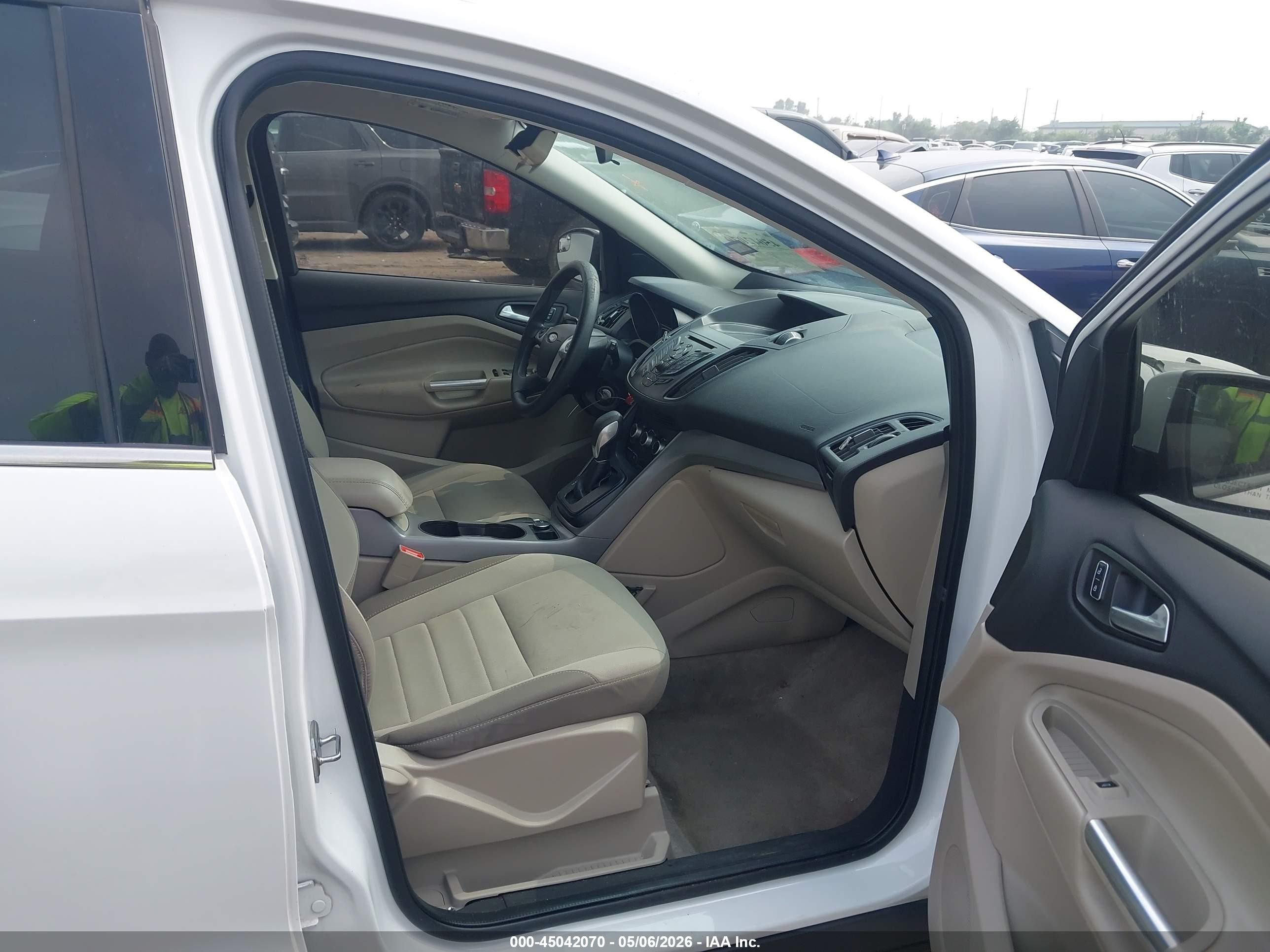2015 Ford Escape Se Белый vin: 1FMCU9G98FUA19788