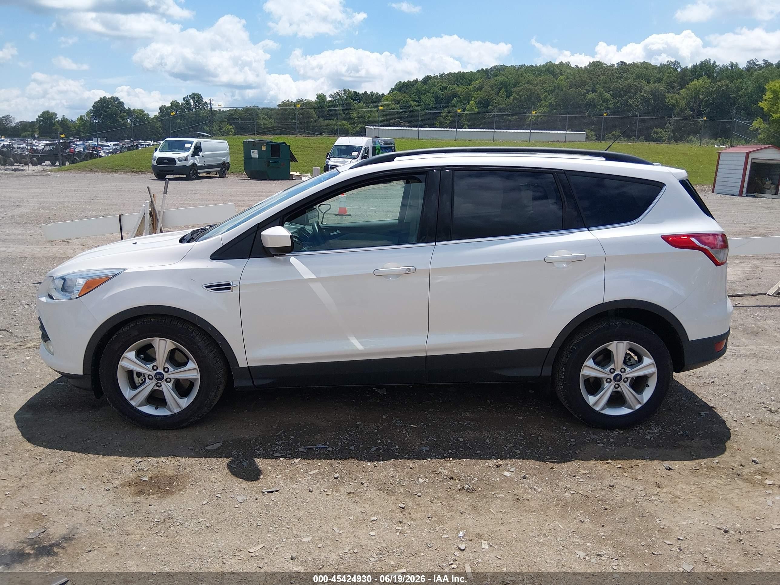 2015 Ford Escape Se White vin: 1FMCU9G98FUC20008