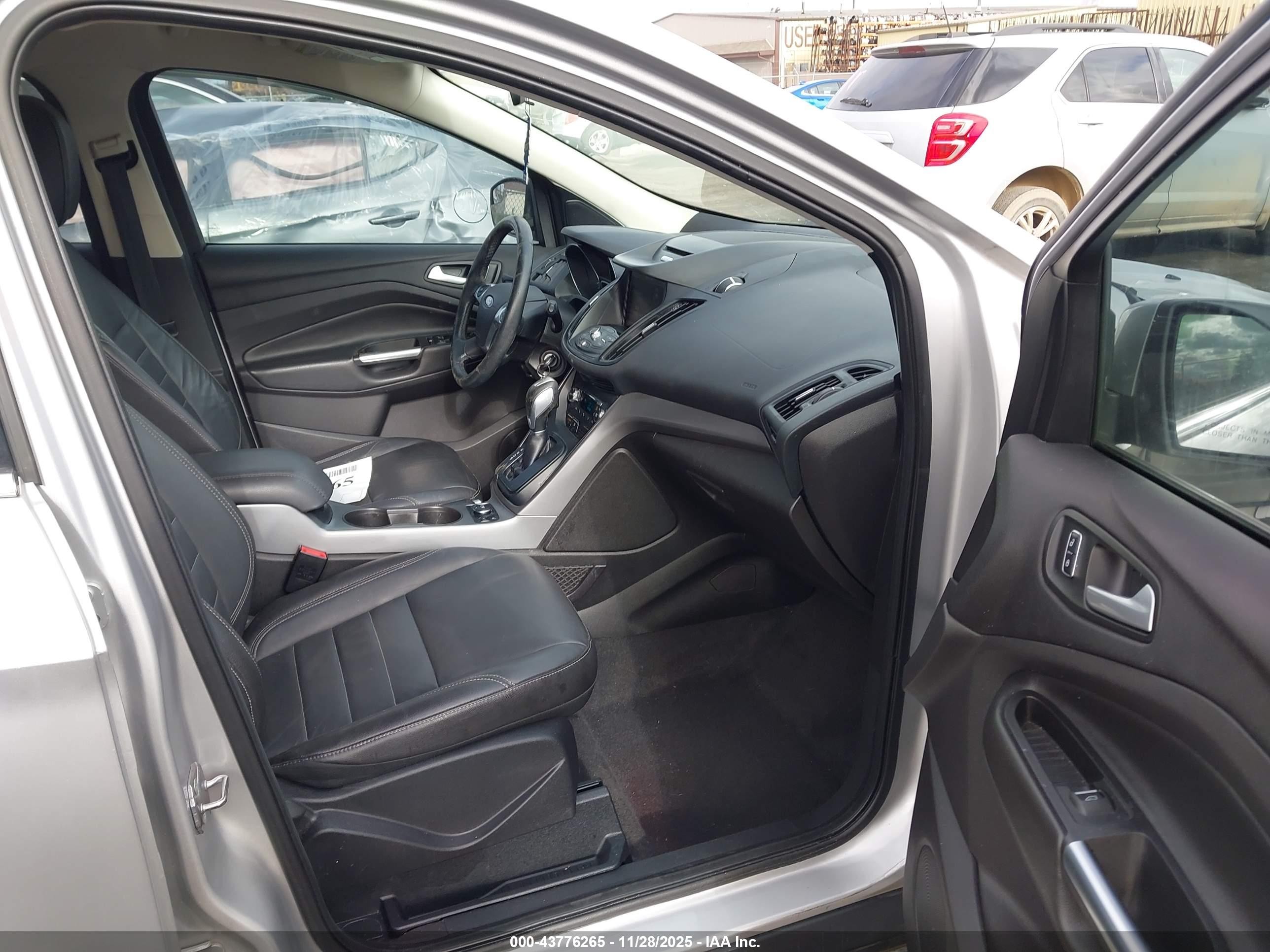2015 Ford Escape Se Серебряный vin: 1FMCU9G98FUC41232