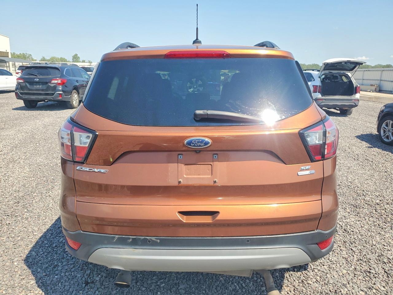 2017 Ford Escape Se Orange vin: 1FMCU9G98HUD96527