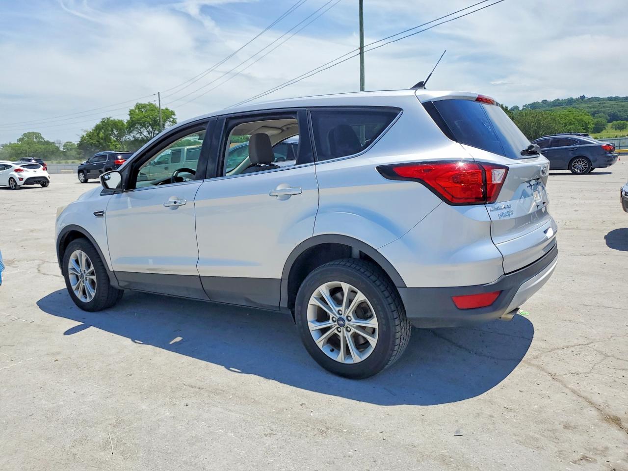 2019 Ford Escape Se Silver vin: 1FMCU9G98KUB07444
