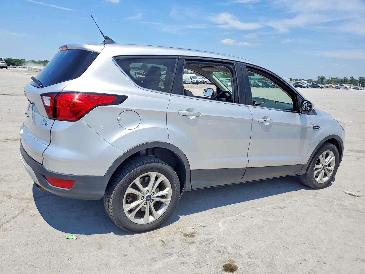 2019 Ford Escape Se Silver vin: 1FMCU9G98KUB07444