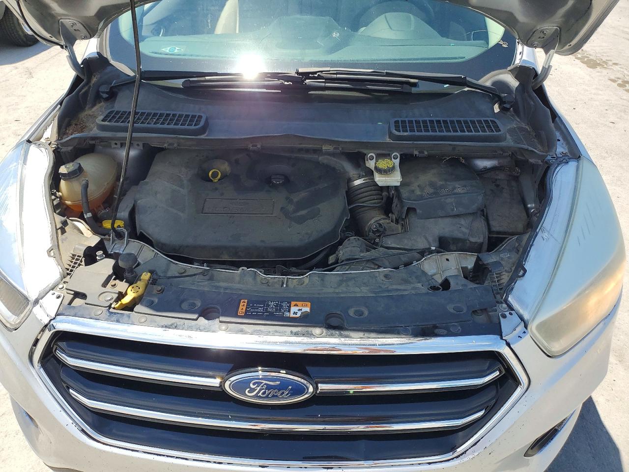 2019 Ford Escape Se Silver vin: 1FMCU9G98KUB07444