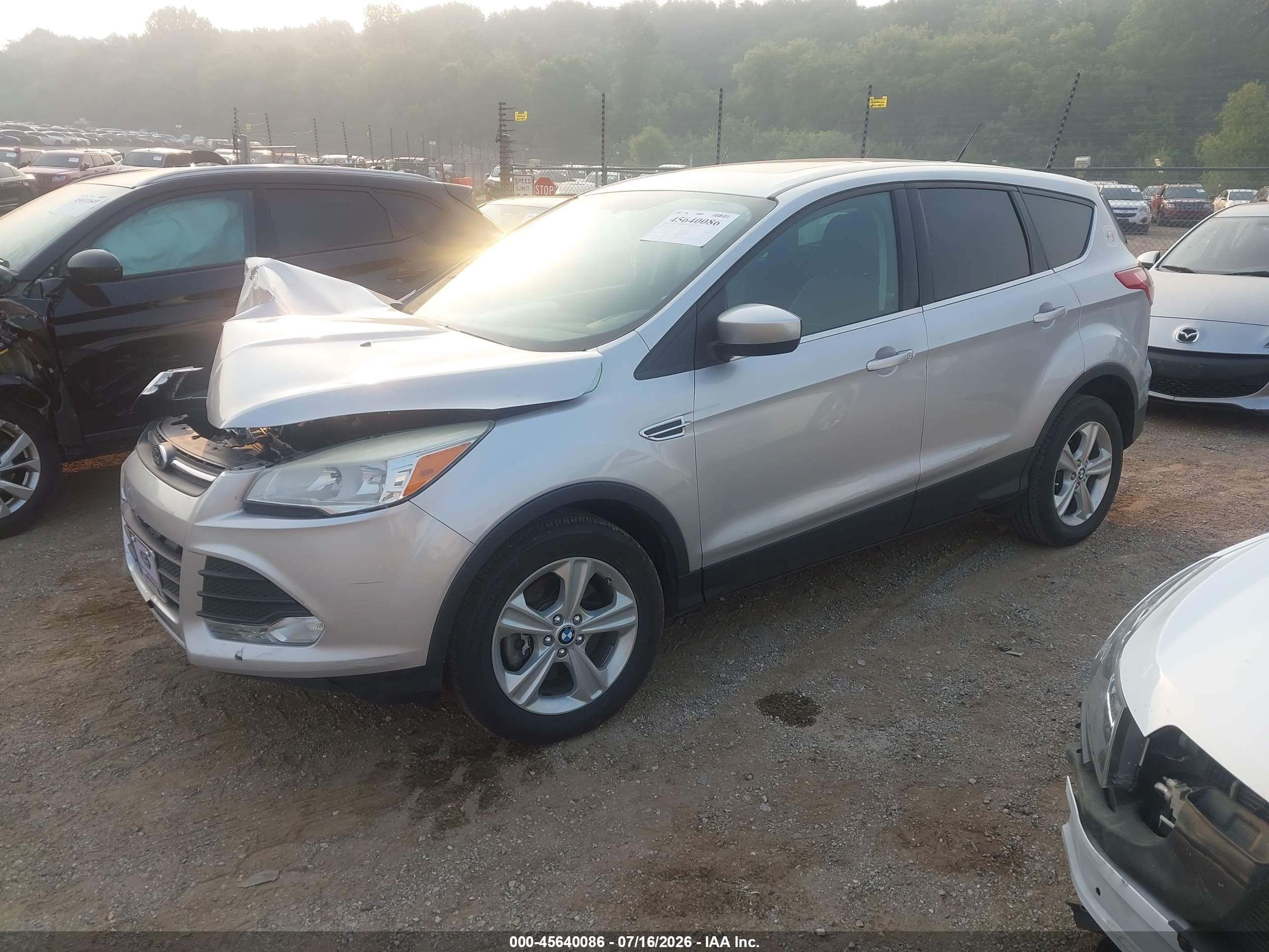 2014 Ford Escape Se Серебряный vin: 1FMCU9G99EUC73556