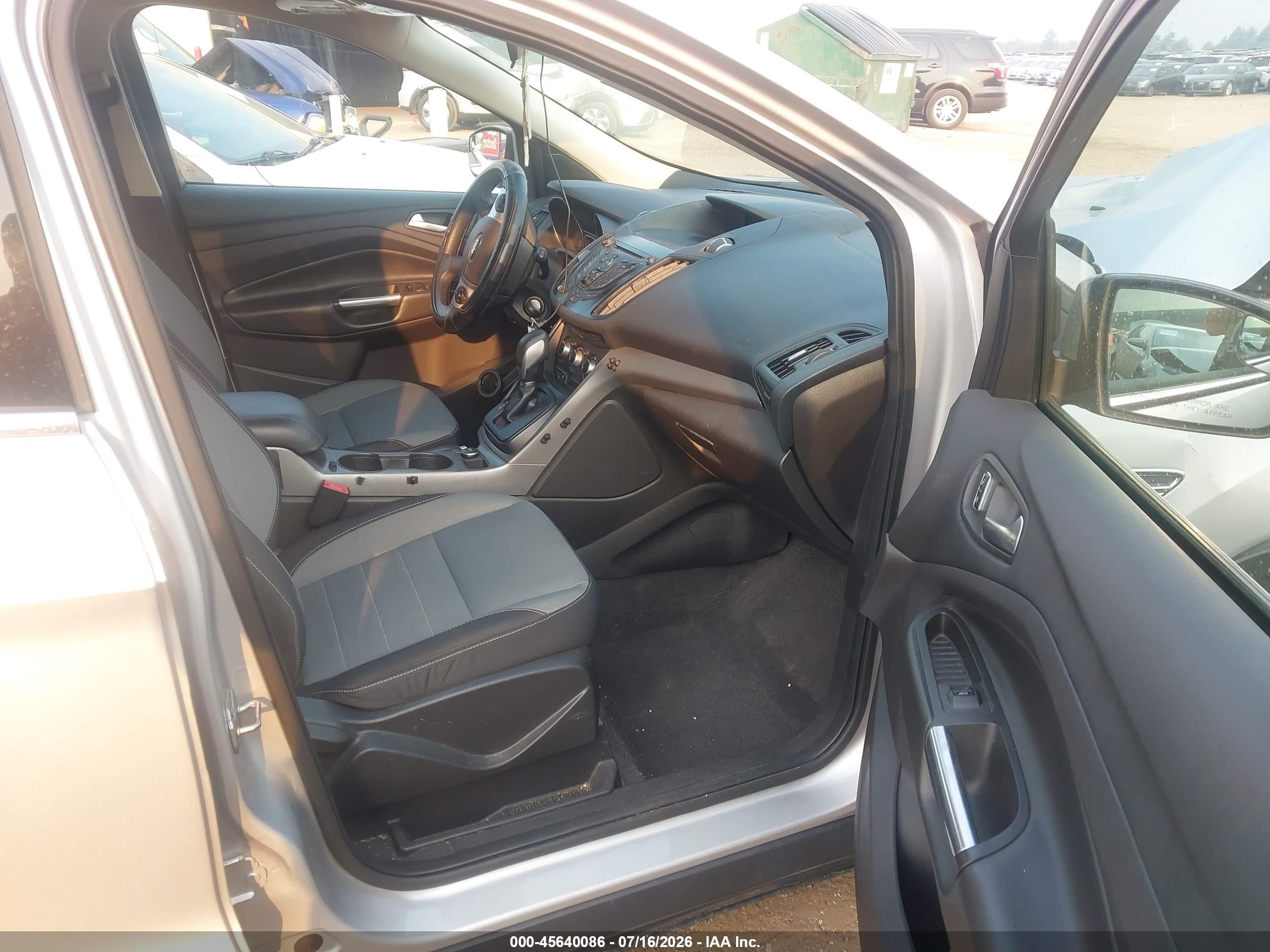 2014 Ford Escape Se Серебряный vin: 1FMCU9G99EUC73556