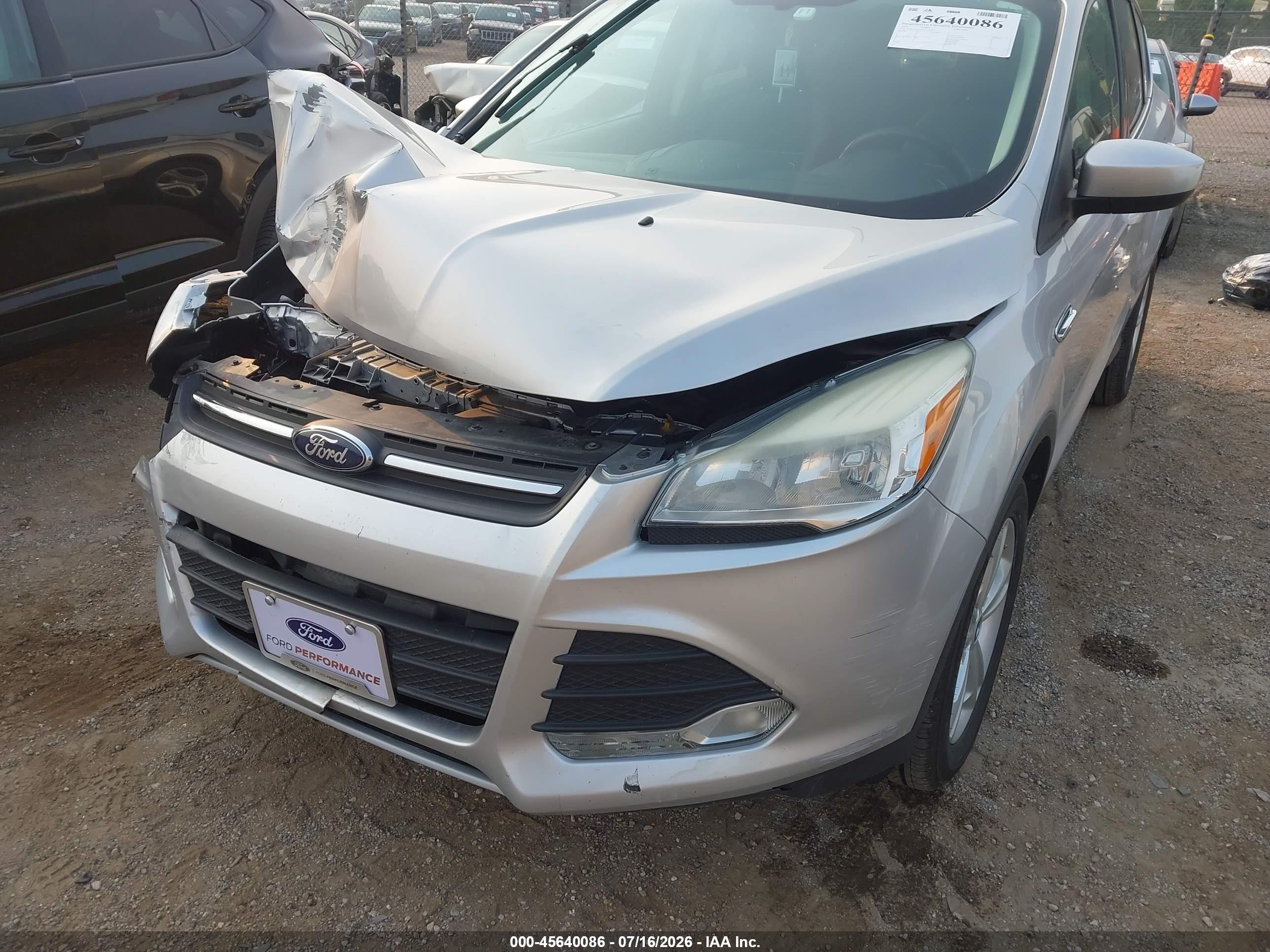 2014 Ford Escape Se Серебряный vin: 1FMCU9G99EUC73556