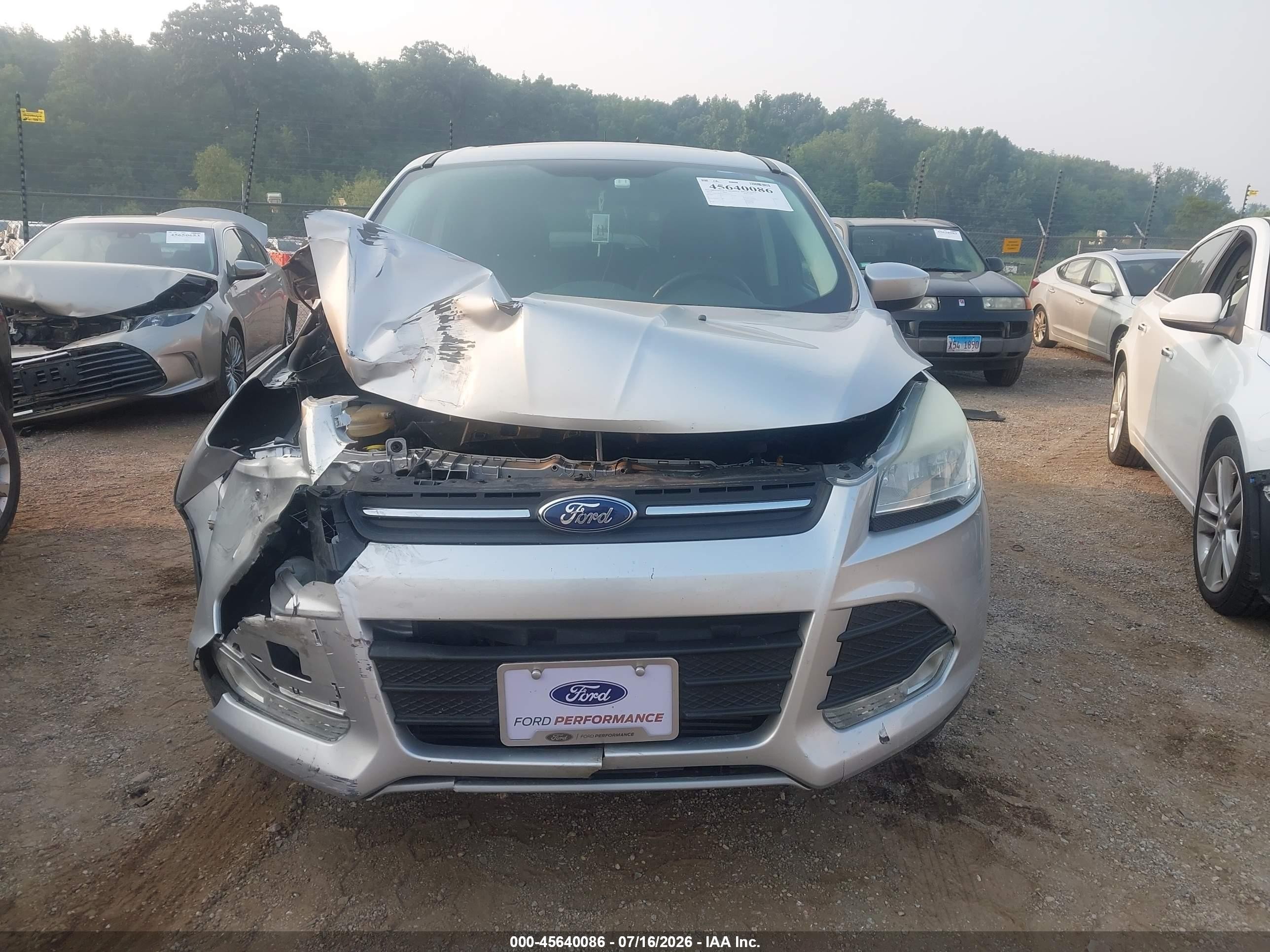 2014 Ford Escape Se Серебряный vin: 1FMCU9G99EUC73556