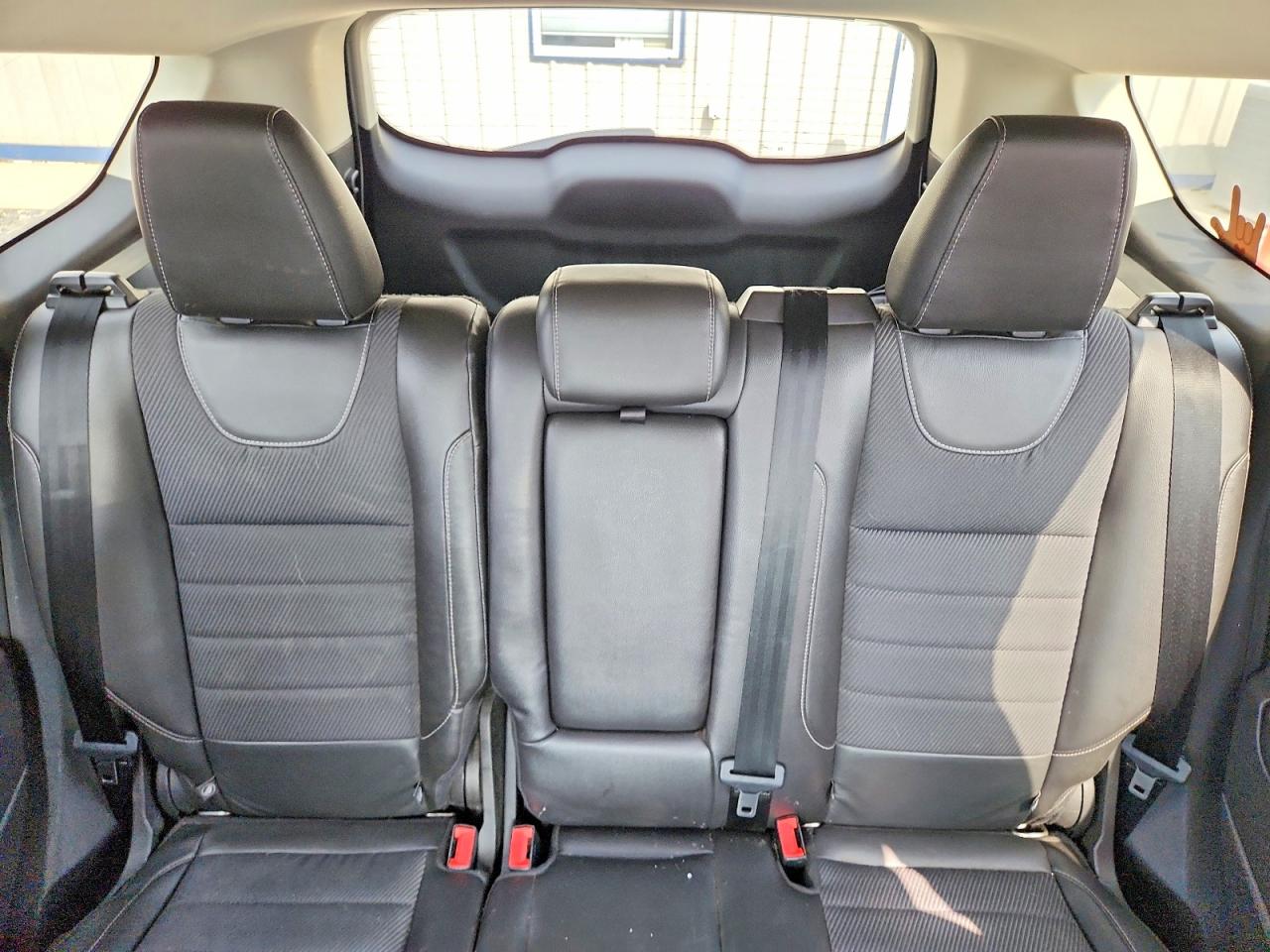 2015 Ford Escape Se White vin: 1FMCU9G99FUB11282