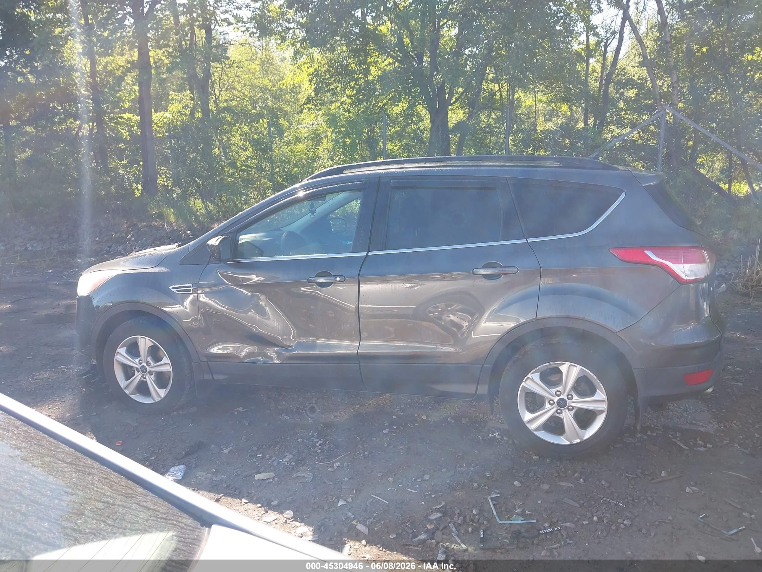 2016 Ford Escape Se Серый vin: 1FMCU9G99GUB42291