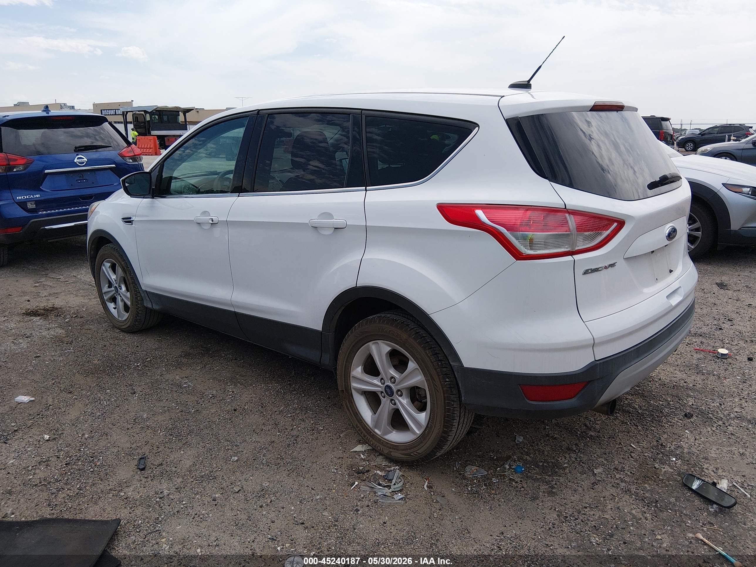 2013 Ford Escape Se White vin: 1FMCU9G9XDUB97747