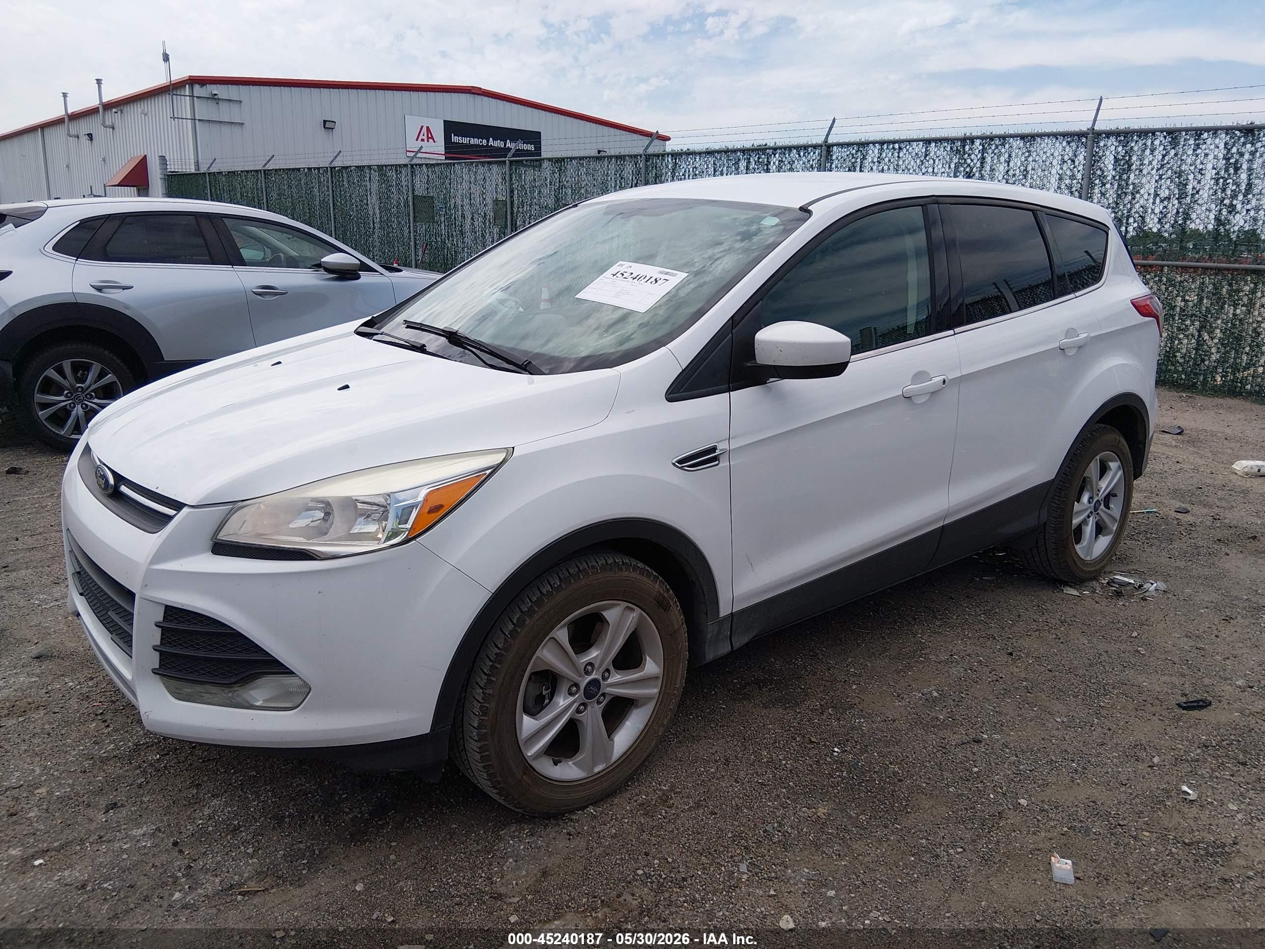 2013 Ford Escape Se White vin: 1FMCU9G9XDUB97747