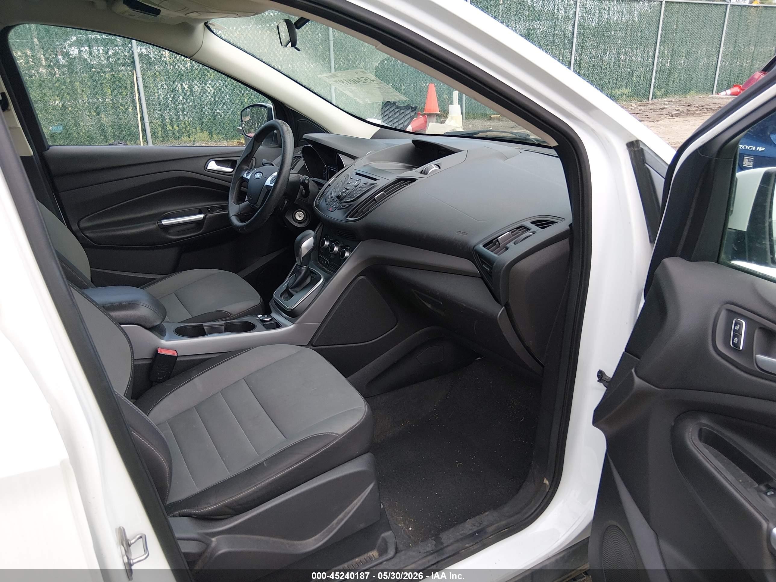 2013 Ford Escape Se White vin: 1FMCU9G9XDUB97747